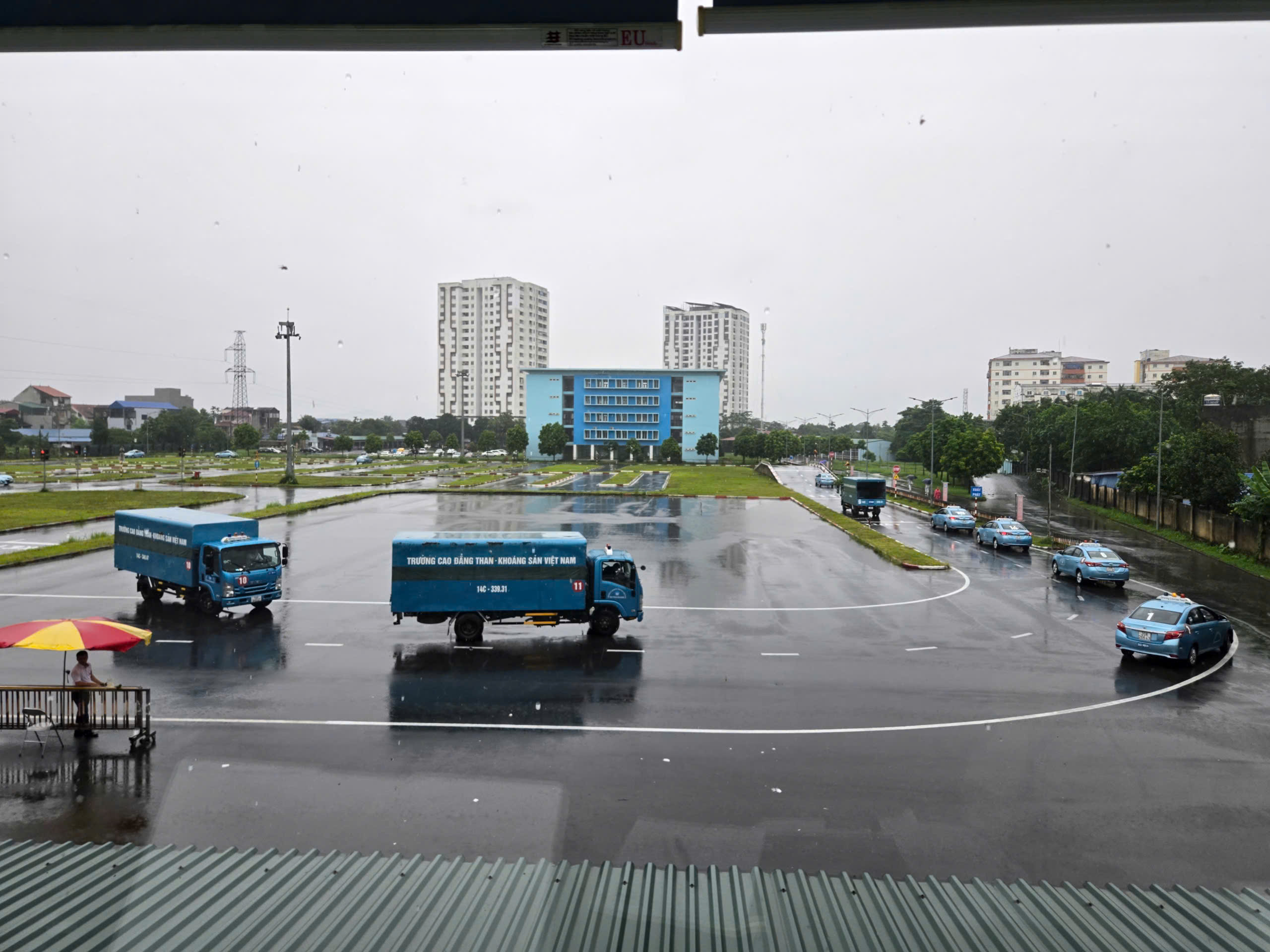 Thái Nguyên: Sát hạch cả ngày nghỉ, buổi tối, giải quyết hàng chục nghìn hồ sơ lái xe - Ảnh 1. Thái Nguyên: Sát hạch cả ngày nghỉ, buổi tối, giải quyết hàng chục nghìn hồ sơ lái xe - Ảnh 1.
