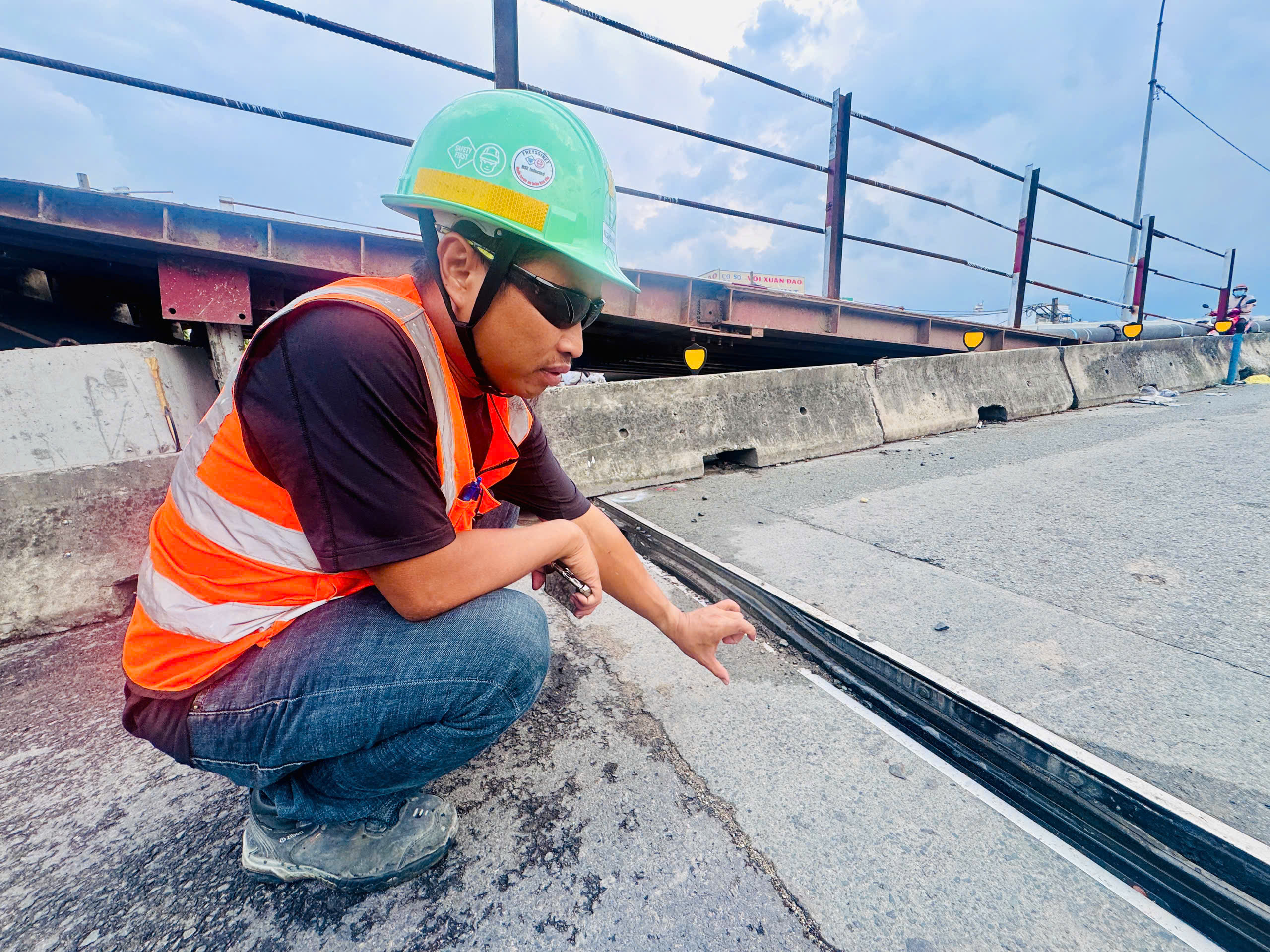 Cầu Bình Phước 1 được nâng cao 1,25m bằng công nghệ kích thủy lực đồng bộ- Ảnh 8. Cầu Bình Phước 1 được nâng cao 1,25m bằng công nghệ kích thủy lực đồng bộ- Ảnh 8.