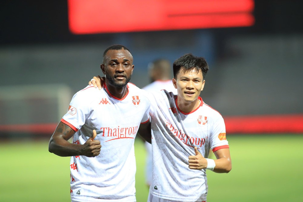 V-League: Thủng lưới hai lần trong 4 ph&uacute;t, Ho&agrave;ng Anh Gia Lai gục ng&atilde; tr&ecirc;n s&acirc;n Hải Ph&ograve;ng- Ảnh 2.