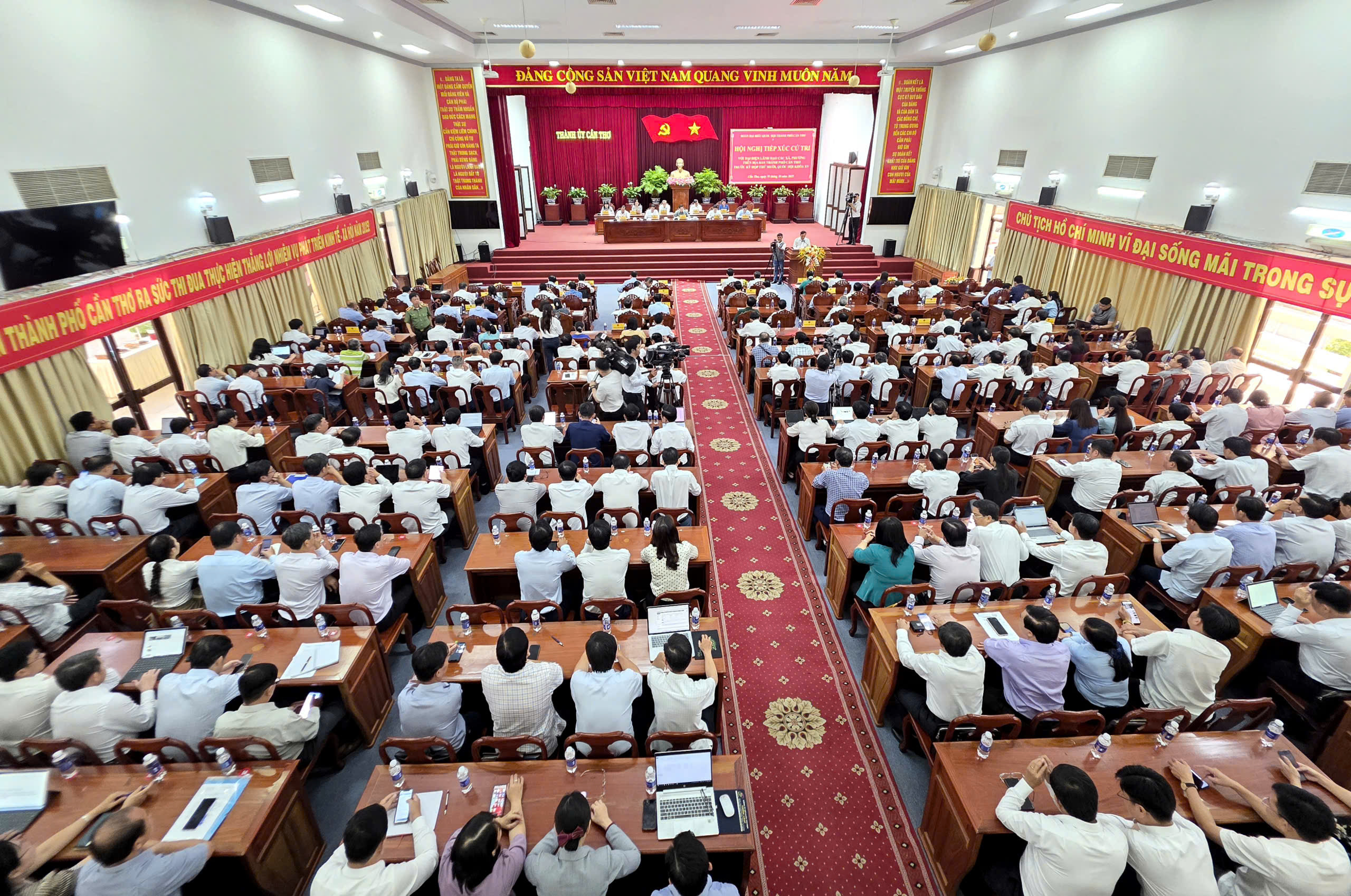 Thủ tướng: Cần Thơ phải huy động mọi nguồn lực, quyết t&acirc;m tăng trưởng hai con số năm 2025- Ảnh 3.