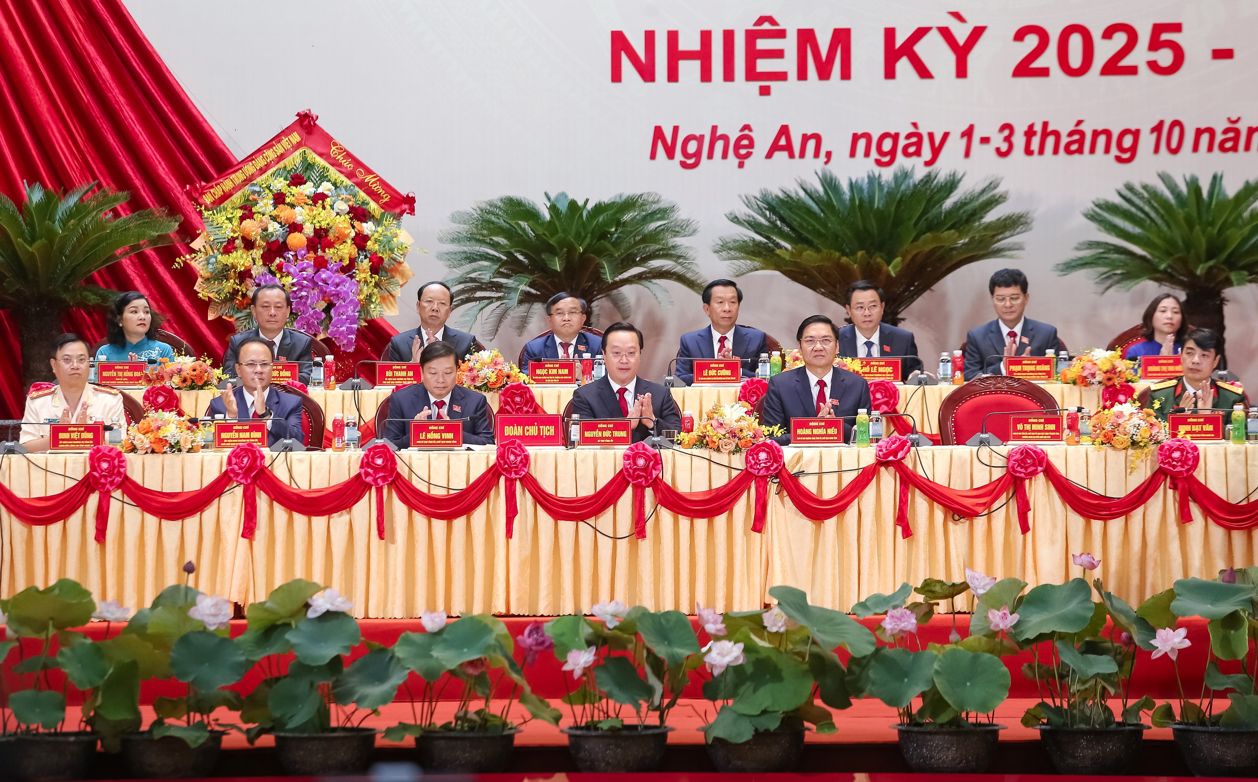 Nghệ An cần khơi dậy kh&aacute;t vọng ph&aacute;t triển, đổi mới tư duy v&agrave; h&agrave;nh động tạo sức bật mới- Ảnh 4.