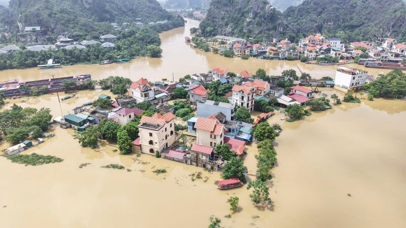Ninh B&igrave;nh: Hơn 650 hộ d&acirc;n th&ocirc;n K&ecirc;nh G&agrave; vẫn bị c&ocirc; lập ho&agrave;n to&agrave;n sau b&atilde;o số 10- Ảnh 1.