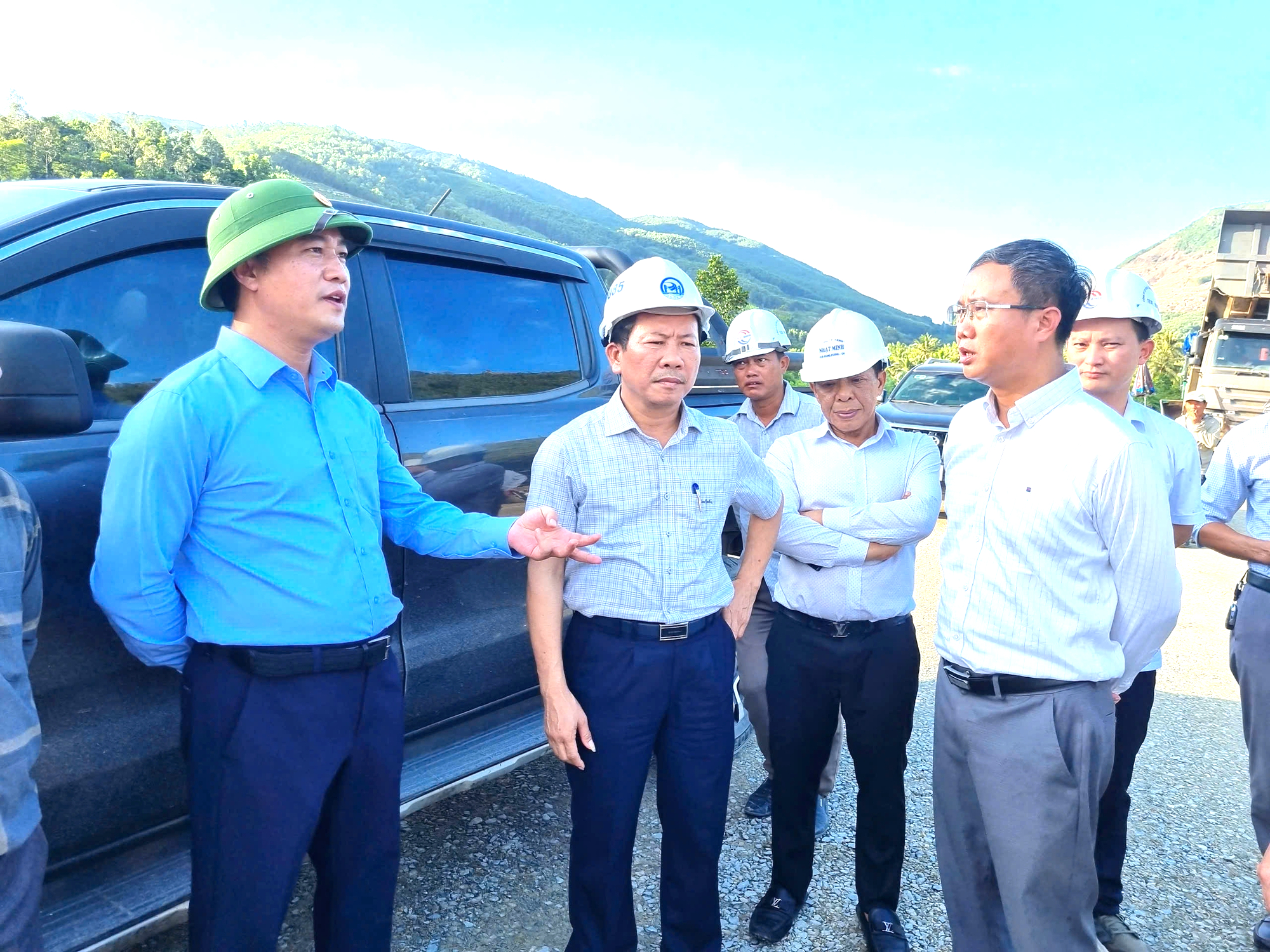 Thứ trưởng Nguyễn Việt H&ugrave;ng y&ecirc;u cầu quyết liệt đẩy tiến độ cao tốc qua Gia Lai, Đắk Lắk- Ảnh 3.