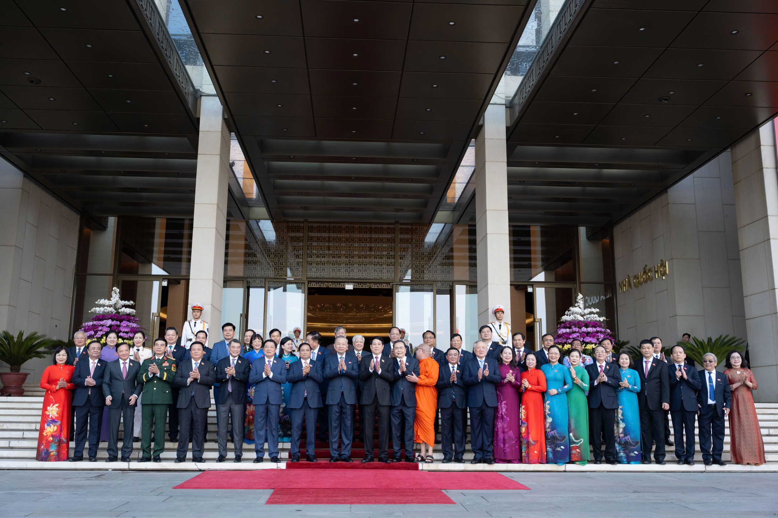 L&atilde;nh đạo Đảng, Nh&agrave; nước v&agrave; đại biểu Quốc hội v&agrave;o Lăng viếng Chủ tịch Hồ Ch&iacute; Minh- Ảnh 7.