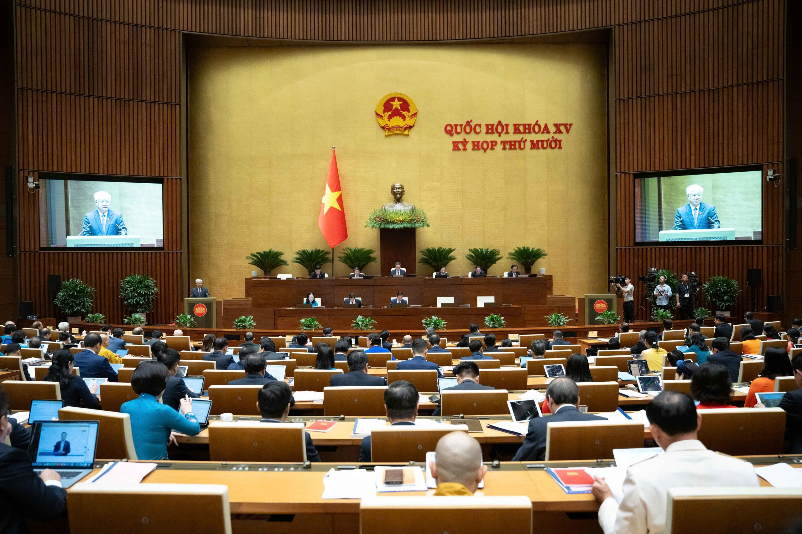 Cử tri v&agrave; nh&acirc;n d&acirc;n phấn khởi khi cả hệ thống ch&iacute;nh trị v&agrave;o cuộc x&oacute;a nh&agrave; tạm, dột n&aacute;t- Ảnh 3.