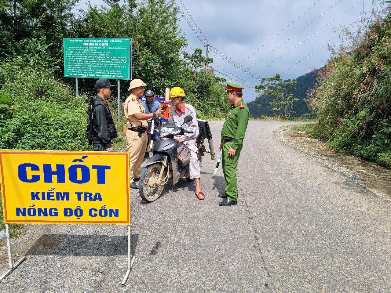 Phú Thọ: Xử phạt hơn 500 trường hợp vi phạm nồng độ cồn trong những ngày đầu ra quân- Ảnh 1. Phú Thọ: Xử phạt hơn 500 trường hợp vi phạm nồng độ cồn trong những ngày đầu ra quân- Ảnh 1.