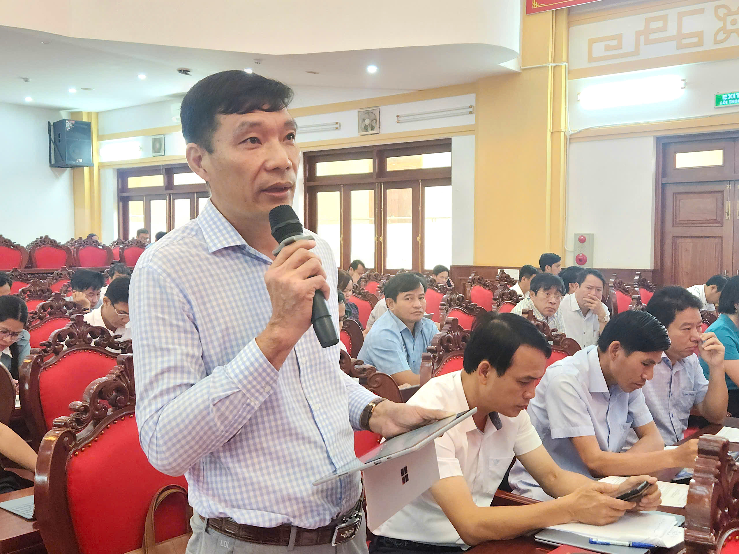Quảng Ng&atilde;i: Sẽ thay thế c&aacute;n bộ kh&ocirc;ng đ&aacute;p ứng y&ecirc;u cầu nhiệm vụ- Ảnh 3.