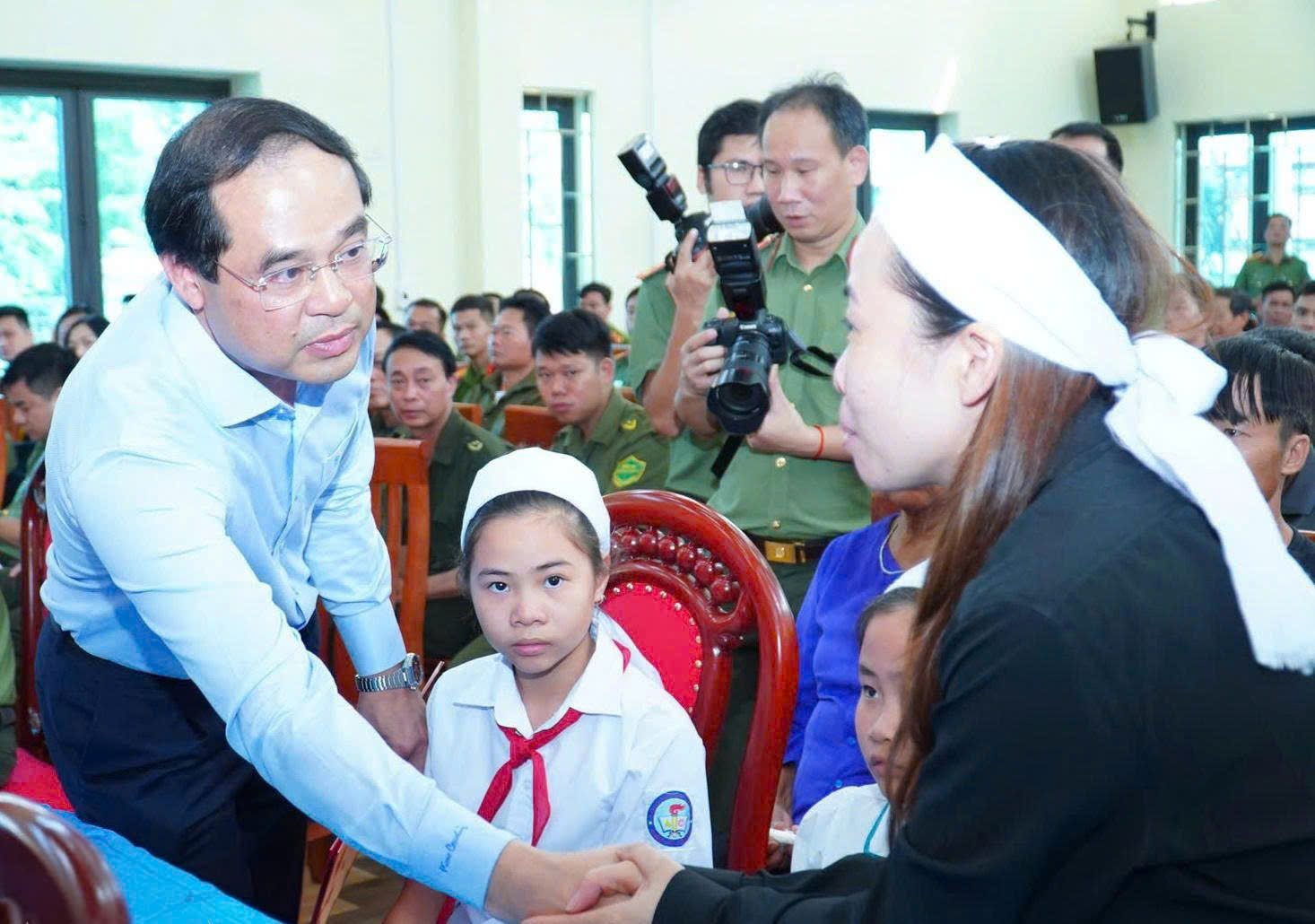 Th&aacute;i Nguy&ecirc;n: Truy tặng Hu&acirc;n chương Dũng cảm cho người hy sinh cứu 3 ch&aacute;u nhỏ đuối nước- Ảnh 2.