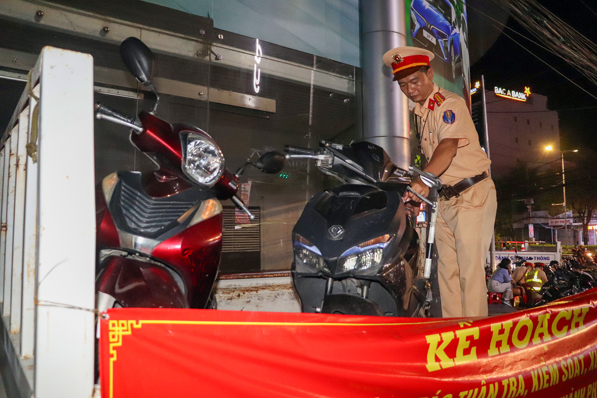 Cần Thơ: Bi hài, "ma men" năn nỉ xin nhận lỗi, nộp phạt thay bạn- Ảnh 6. Cần Thơ: Bi hài, "ma men" năn nỉ xin nhận lỗi, nộp phạt thay bạn- Ảnh 6.