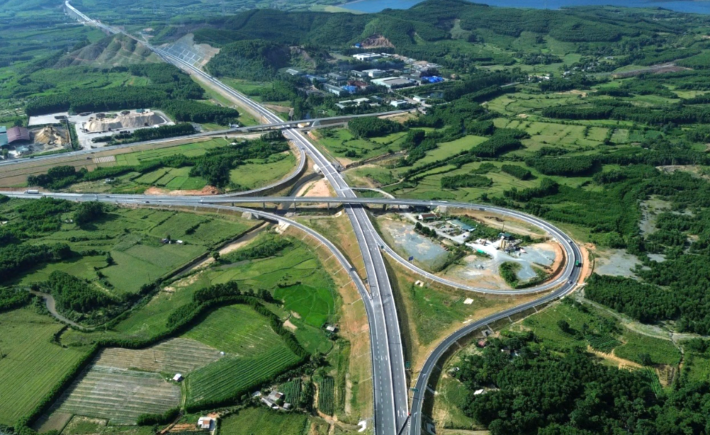 Thủ tướng Phạm Minh Ch&iacute;nh: Đột ph&aacute; hạ tầng, kiến tạo kh&ocirc;ng gian ph&aacute;t triển mới- Ảnh 2.