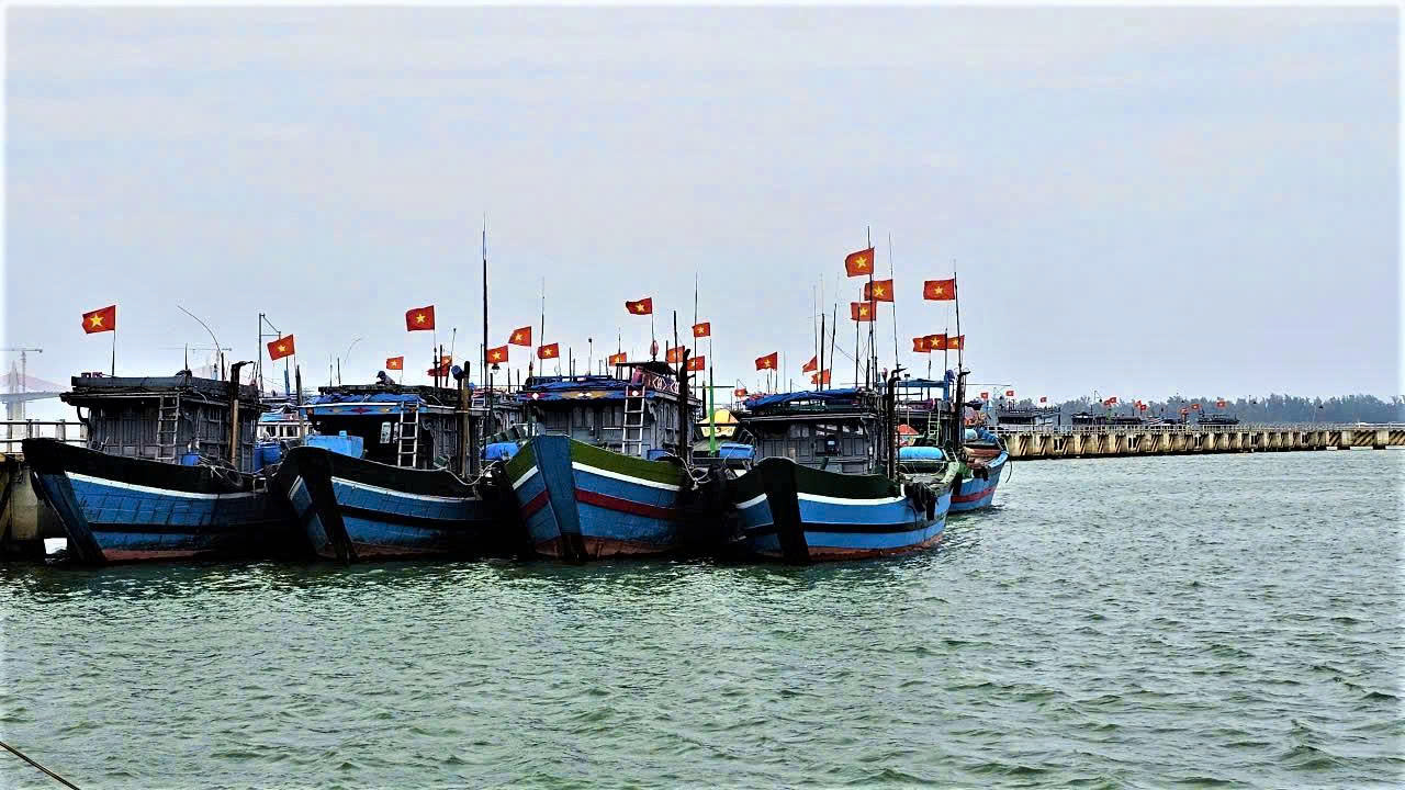 Miền Trung sẵn s&agrave;ng sơ t&aacute;n d&acirc;n để ứng ph&oacute; b&atilde;o số 12- Ảnh 2.