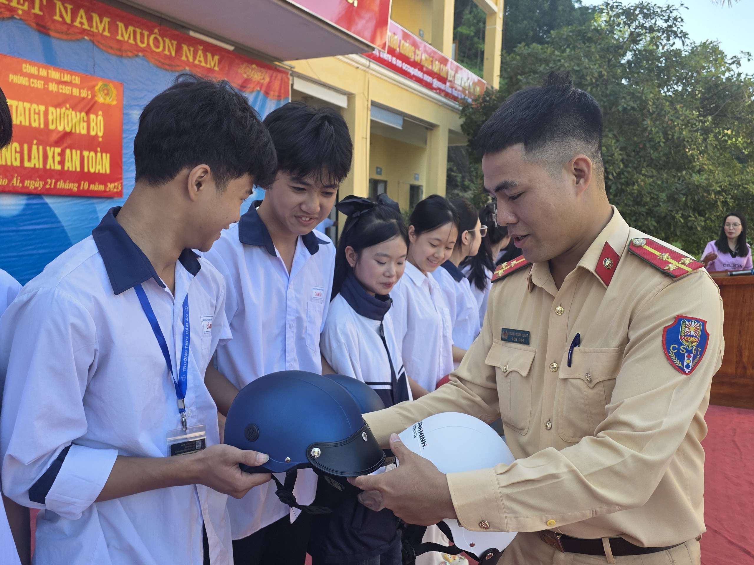 Hơn 1.000 học sinh L&agrave;o Cai được hướng dẫn kỹ năng l&aacute;i xe an to&agrave;n- Ảnh 2.