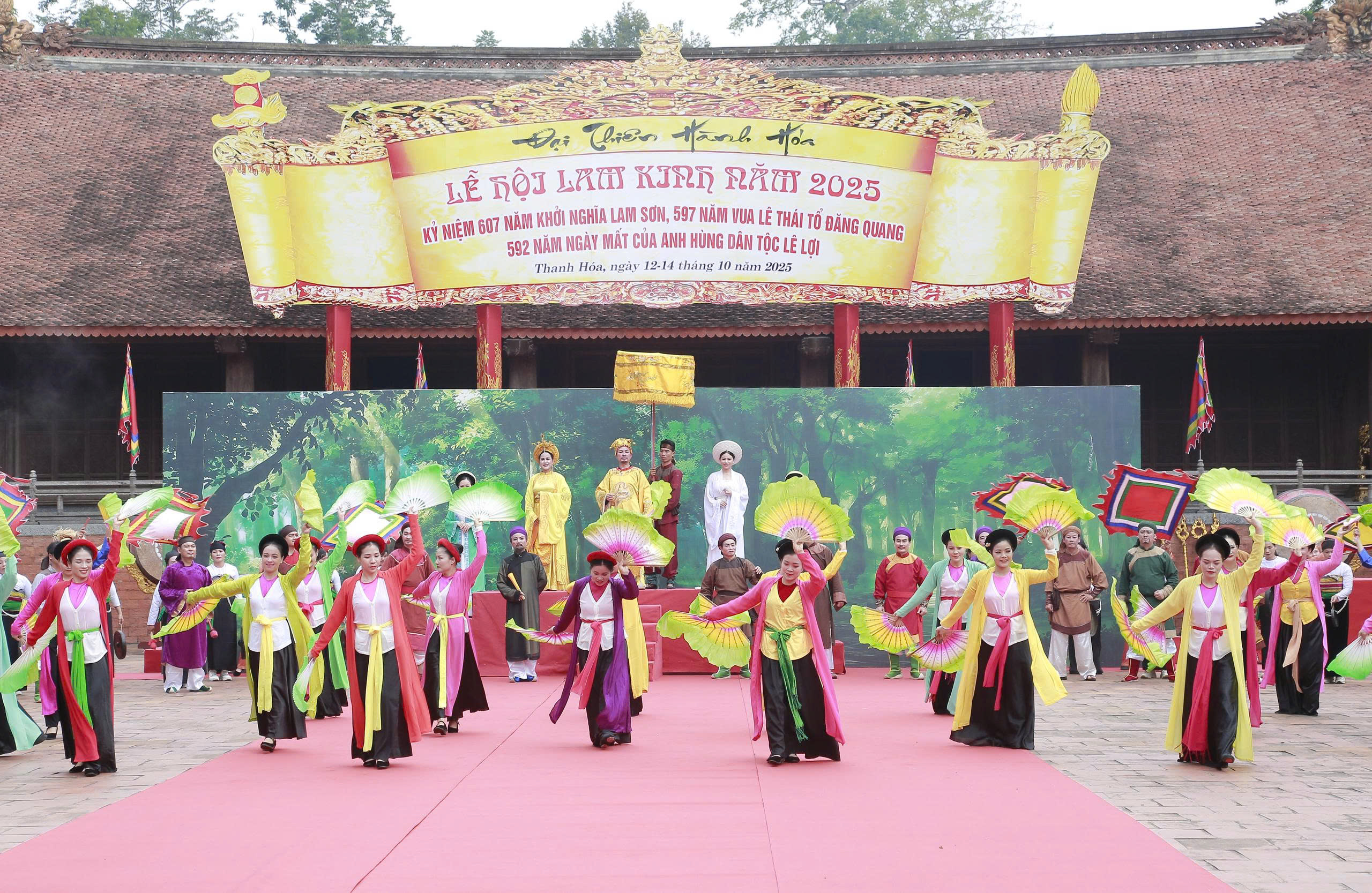 Thanh H&oacute;a: G&igrave;n giữ di sản, ph&aacute;t huy gi&aacute; trị văn h&oacute;a trong thời kỳ hội nhập- Ảnh 5.