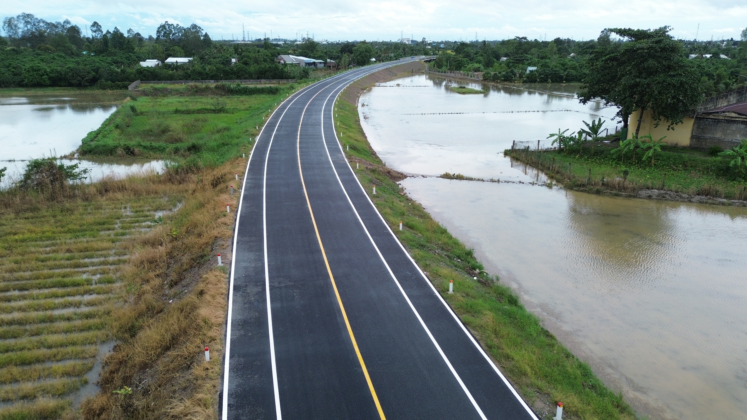 Đồng Tháp: Bao giờ khởi công tuyến đường phát triển Đồng Tháp Mười?- Ảnh 2. Đồng Tháp: Bao giờ khởi công tuyến đường phát triển Đồng Tháp Mười?- Ảnh 2.