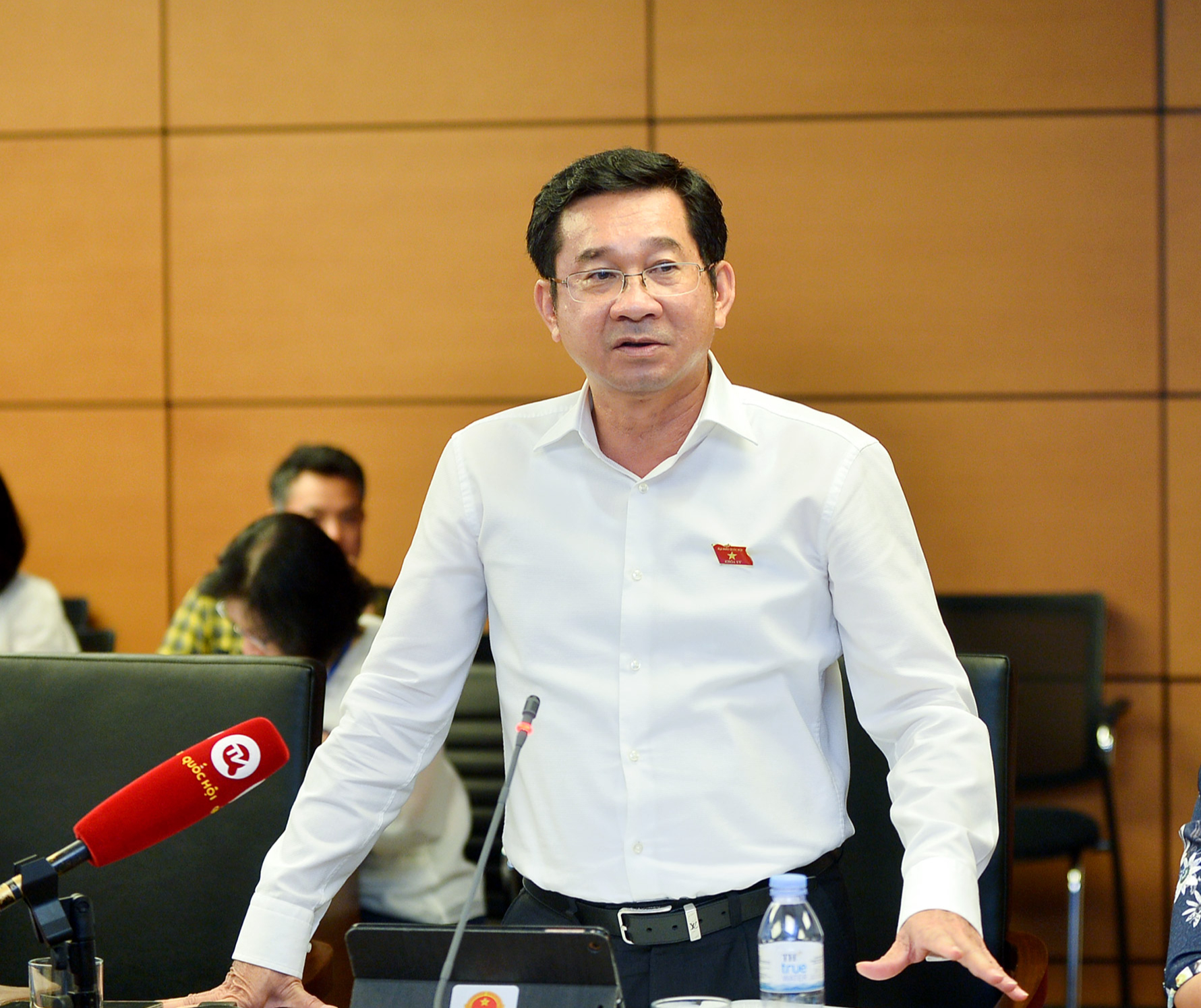 Đại biểu đề nghị siết chặt hậu kiểm, ngăn h&agrave;ng giả đến tay người ti&ecirc;u d&ugrave;ng- Ảnh 1.