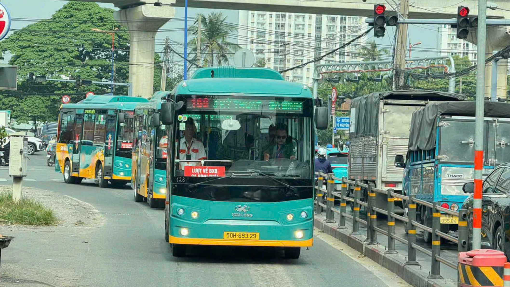 Người d&acirc;n đi metro loay hoay t&igrave;m chỗ gửi xe m&aacute;y: C&aacute;ch n&agrave;o h&oacute;a giải?- Ảnh 2.