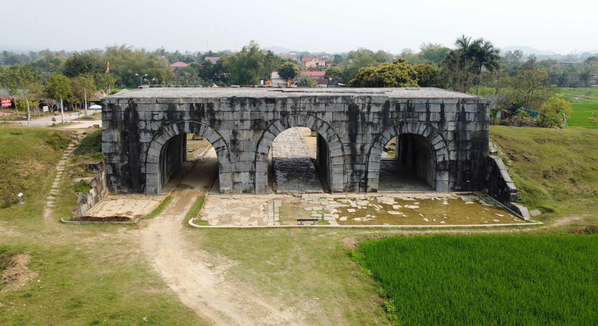 Thanh H&oacute;a: G&igrave;n giữ di sản, ph&aacute;t huy gi&aacute; trị văn h&oacute;a trong thời kỳ hội nhập- Ảnh 1.