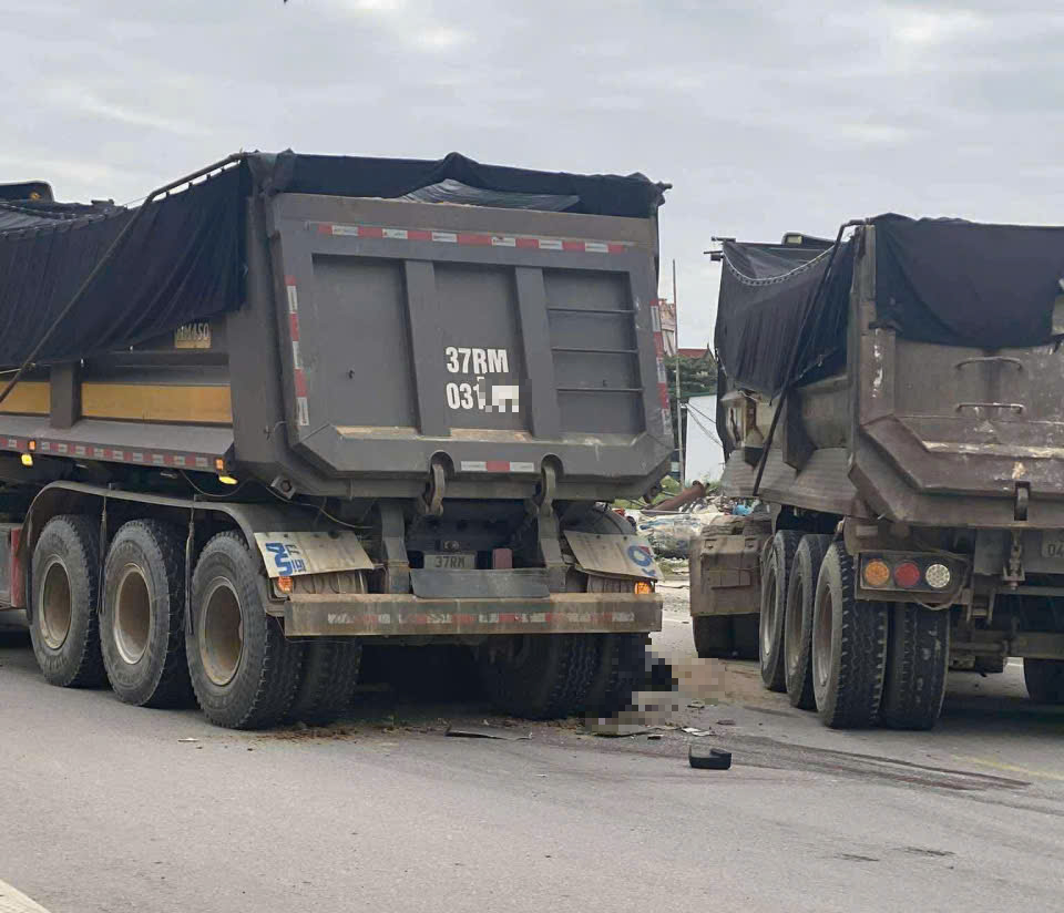 Nghệ An: Một ng&agrave;y, li&ecirc;n tiếp hai vụ tai nạn xe đầu k&eacute;o v&agrave; xe m&aacute;y khiến hai người tử vong- Ảnh 1.