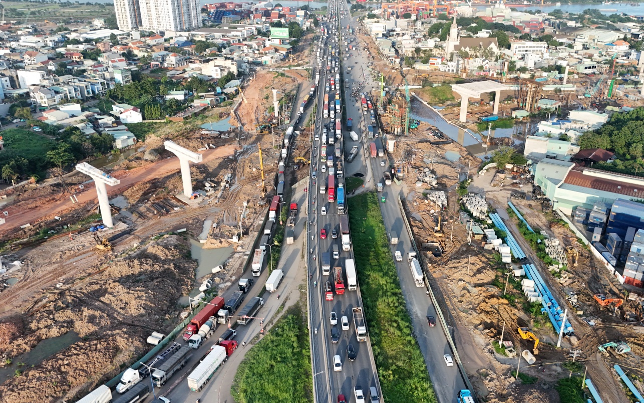 Xa lộ H&agrave; Nội mở rộng l&ecirc;n 16 l&agrave;n xe, khu Đ&ocirc;ng bước v&agrave;o giai đoạn tăng tốc