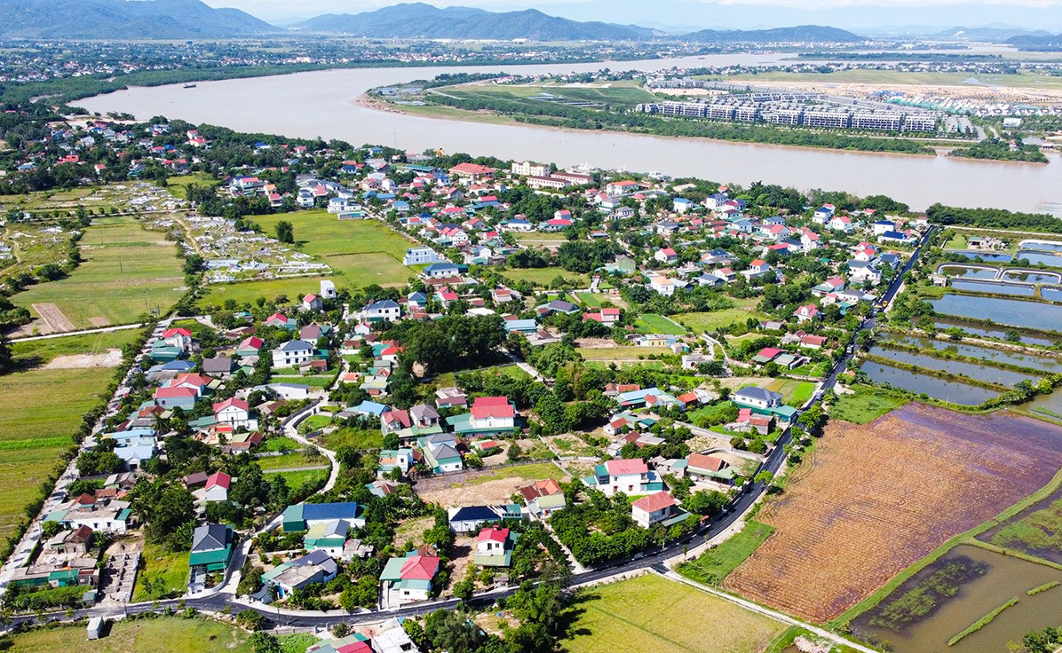 Đầu tư hạ tầng giao th&ocirc;ng n&ocirc;ng th&ocirc;n: Diện mạo mới v&ugrave;ng miền n&uacute;i H&agrave; Tĩnh- Ảnh 1.