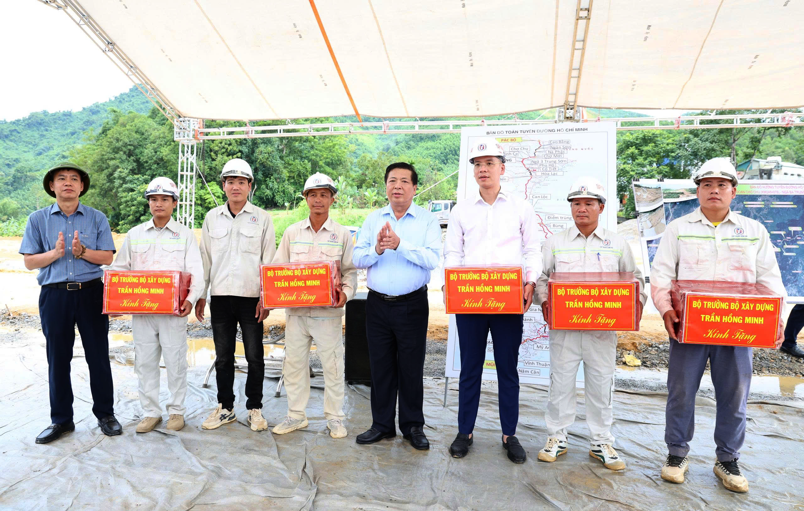 Bộ trưởng Trần Hồng Minh: Mỗi sản phẩm, công trình là thước đo kết quả thi đua- Ảnh 3. Bộ trưởng Trần Hồng Minh: Mỗi sản phẩm, công trình là thước đo kết quả thi đua- Ảnh 3.