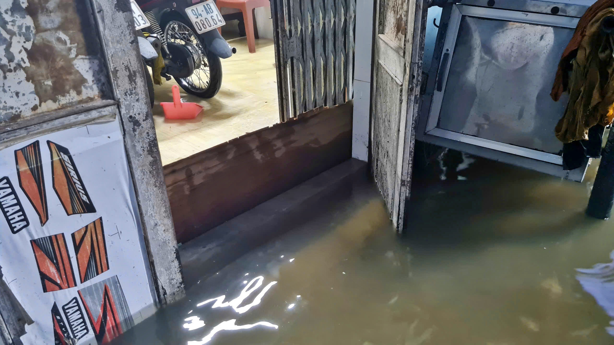 Cà Mau: Triều cường dâng cao, cuộc sống người dân đảo lộn- Ảnh 8. Cà Mau: Triều cường dâng cao, cuộc sống người dân đảo lộn- Ảnh 8.