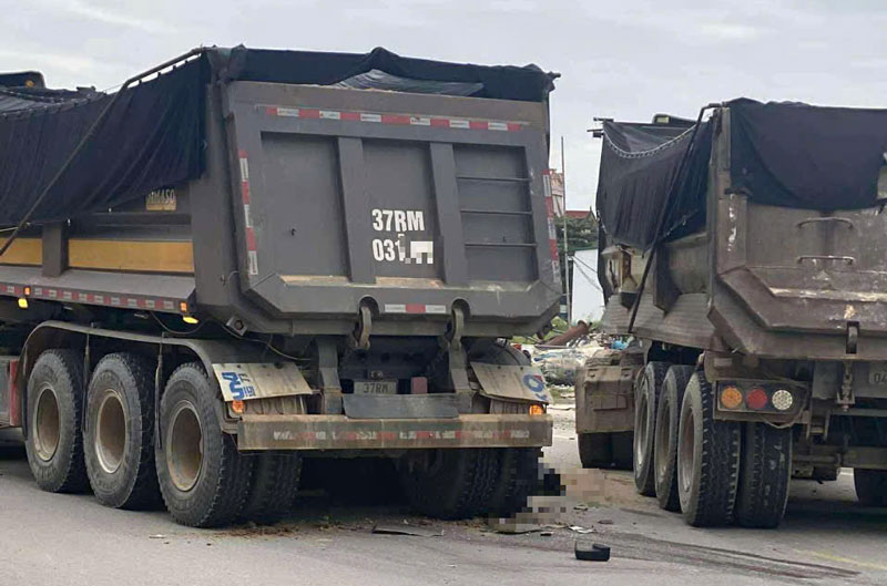 Hiện trường vụ tai nạn khiến &ocirc;ng H tử vong tại chỗ.