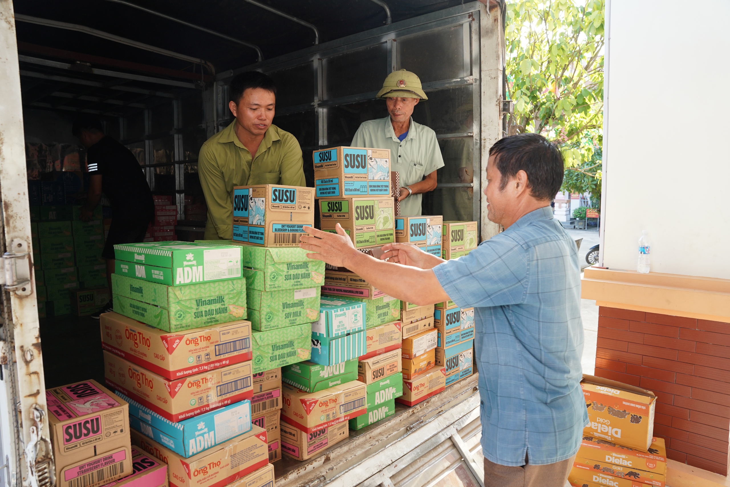 Vinamilk c&ugrave;ng cộng đồng viết tiếp h&agrave;nh tr&igrave;nh sẻ chia- Ảnh 2.