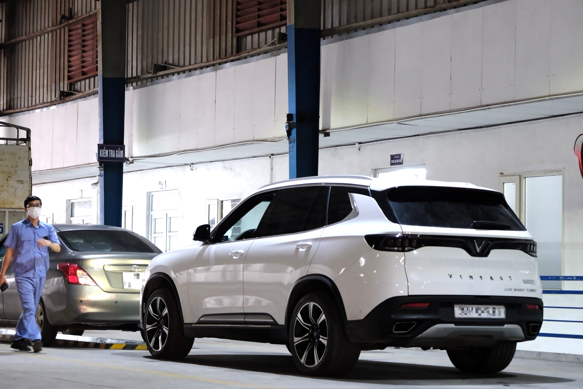 Cẩn trọng "tiền mất, tật mang" với chi&ecirc;u tr&ograve; lừa đổi tem  kiểm định- Ảnh 2.