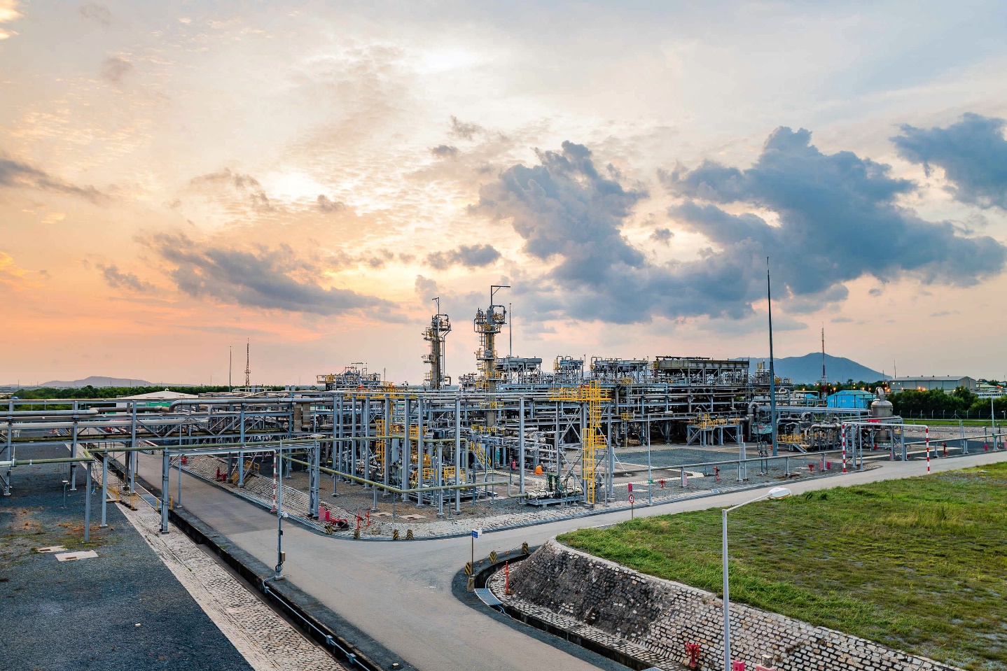 PV GAS: 35 năm đổi mới s&aacute;ng tạo ti&ecirc;n phong c&ocirc;ng nghệ trong ng&agrave;nh c&ocirc;ng nghiệp kh&iacute; Việt Nam - Ảnh 1.