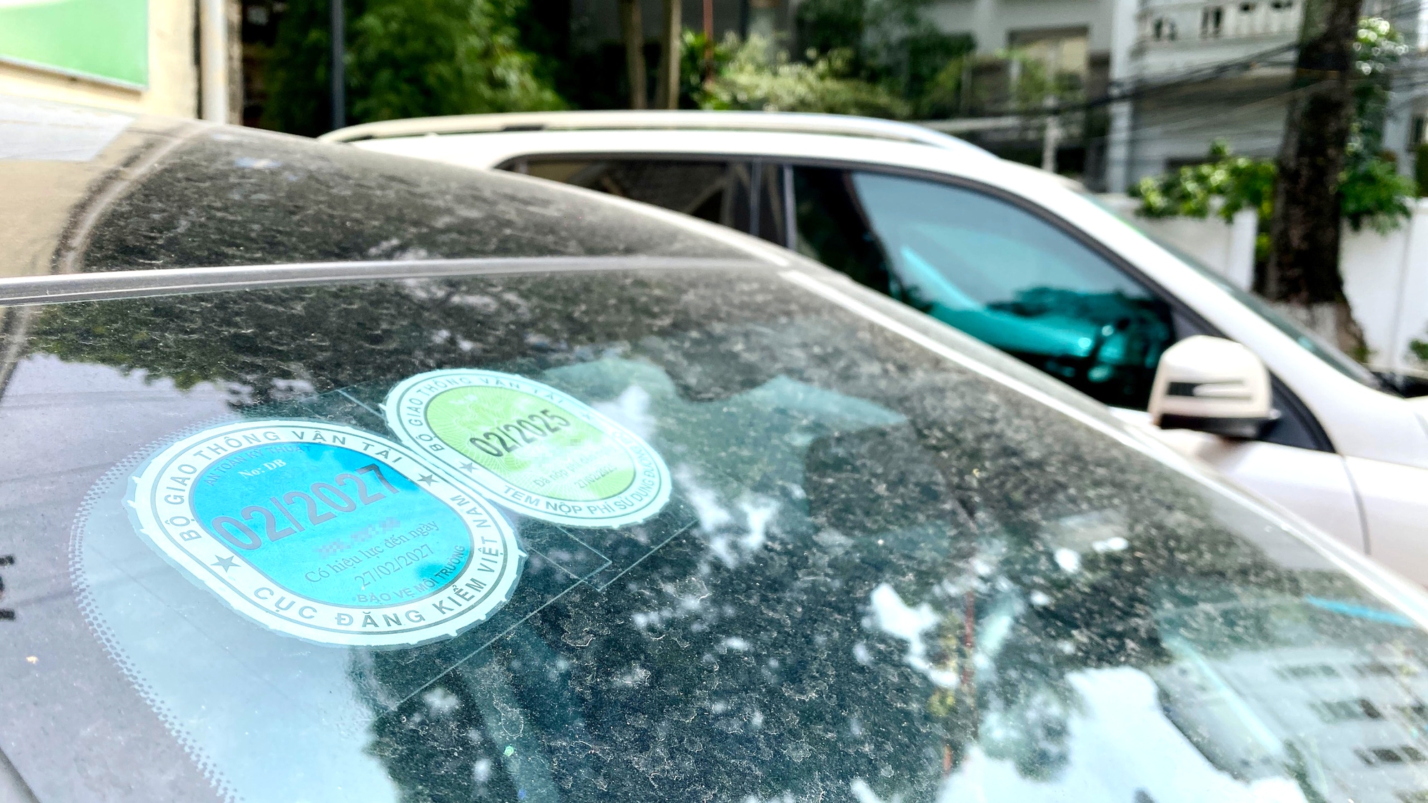 Cẩn trọng "tiền mất, tật mang" với chi&ecirc;u tr&ograve; lừa đổi tem  kiểm định- Ảnh 1.