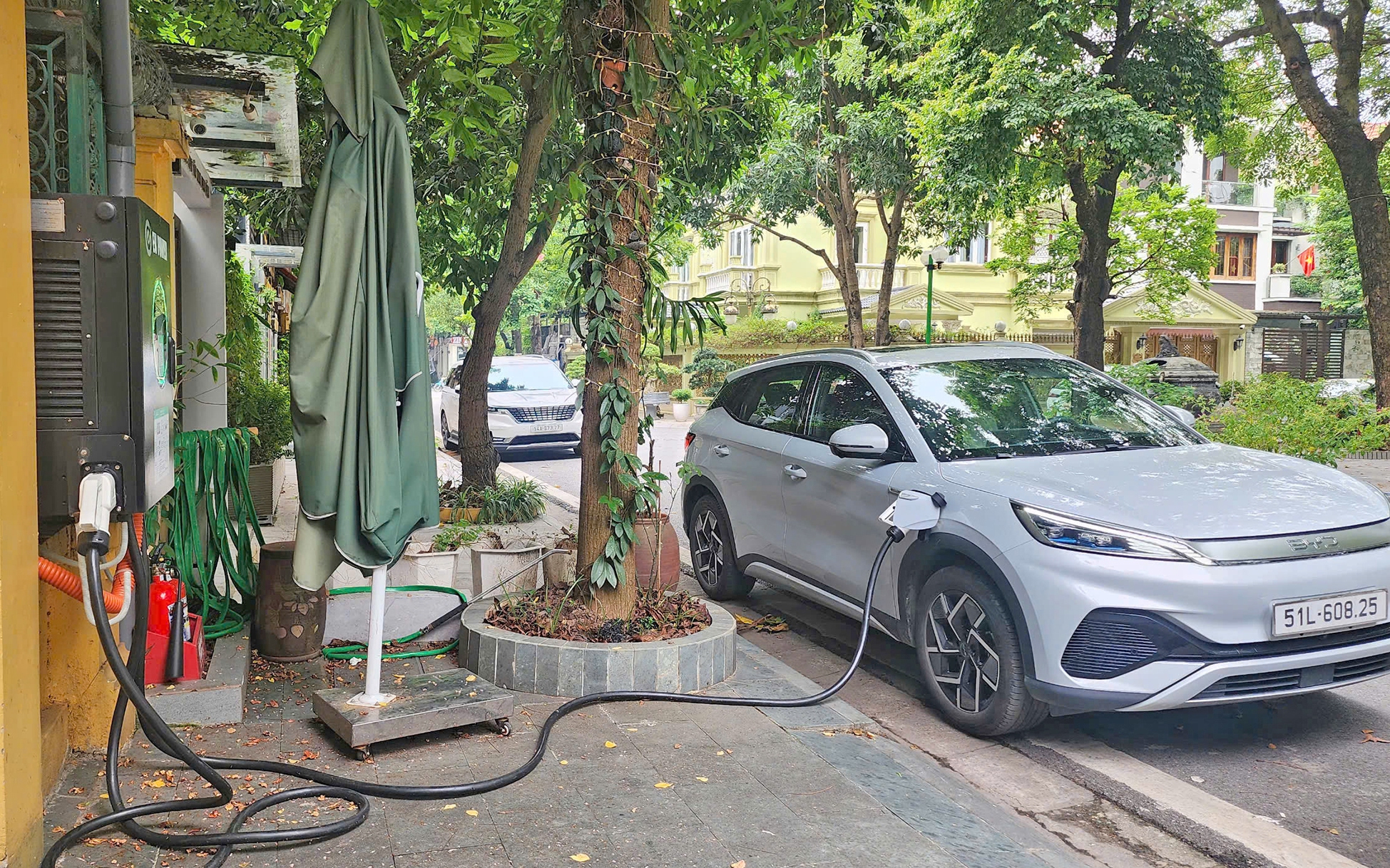 Manh nha h&igrave;nh th&agrave;nh li&ecirc;n minh trạm sạc xe điện