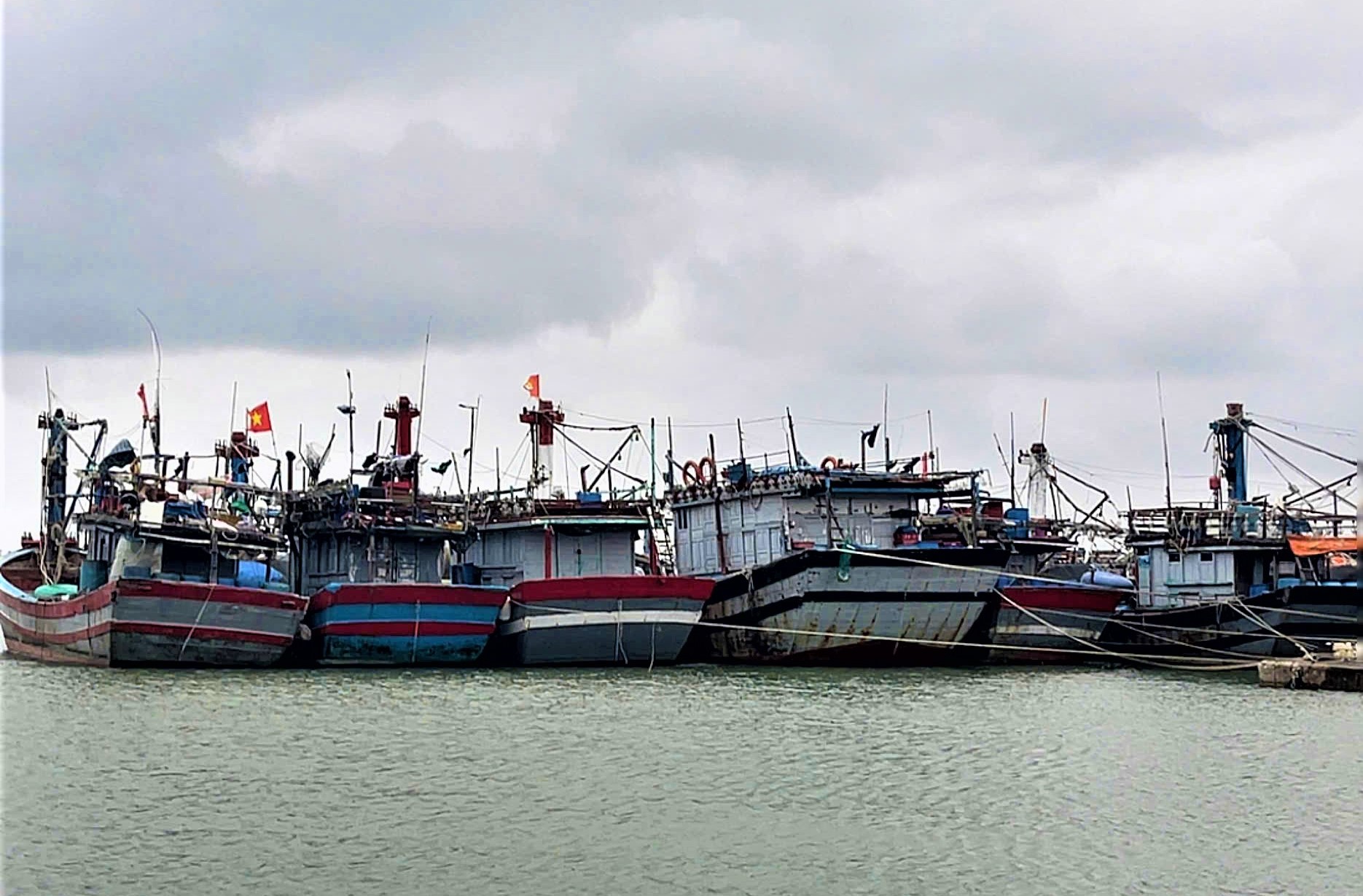 B&atilde;o 12 chưa đổ bộ, nhiều v&ugrave;ng thấp trũng của Huế đ&atilde; ngập s&acirc;u- Ảnh 9.