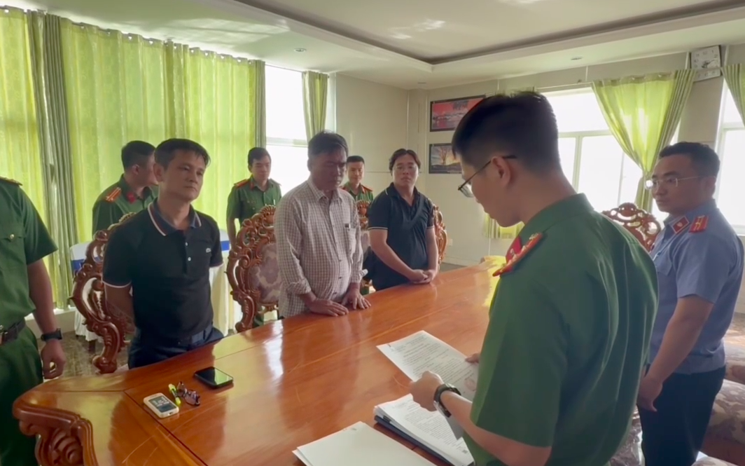 Quảng Ninh khởi tố 2 đối tượng tháo thiết bị giám sát hành trình tàu cá- Ảnh 3. Khởi tố Tổng giám đốc Công ty cáp treo Vũng Tàu vì gây ô nhiễm môi trường