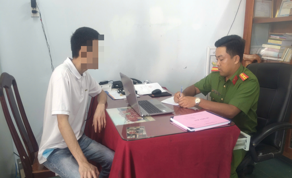 Tiếp nhận 5 người ở Vĩnh Long trở về từ Campuchia- Ảnh 1.