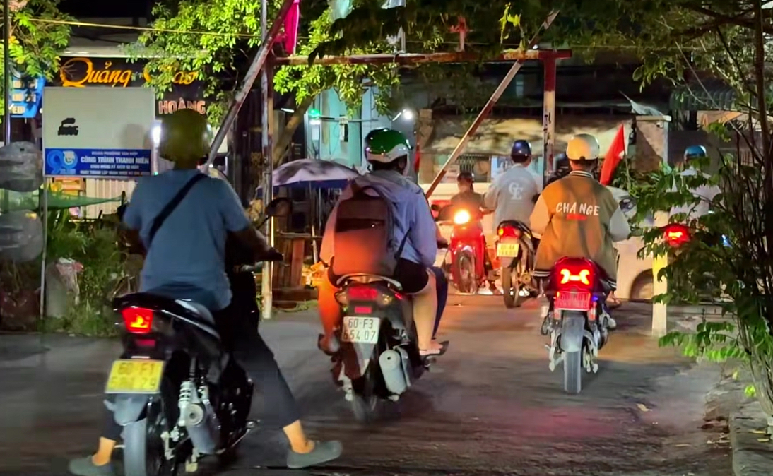 Đồng Nai: Tạm ho&atilde;n đ&oacute;ng lối đi tự mở qua đường sắt ở phường Tam Hiệp- Ảnh 3.