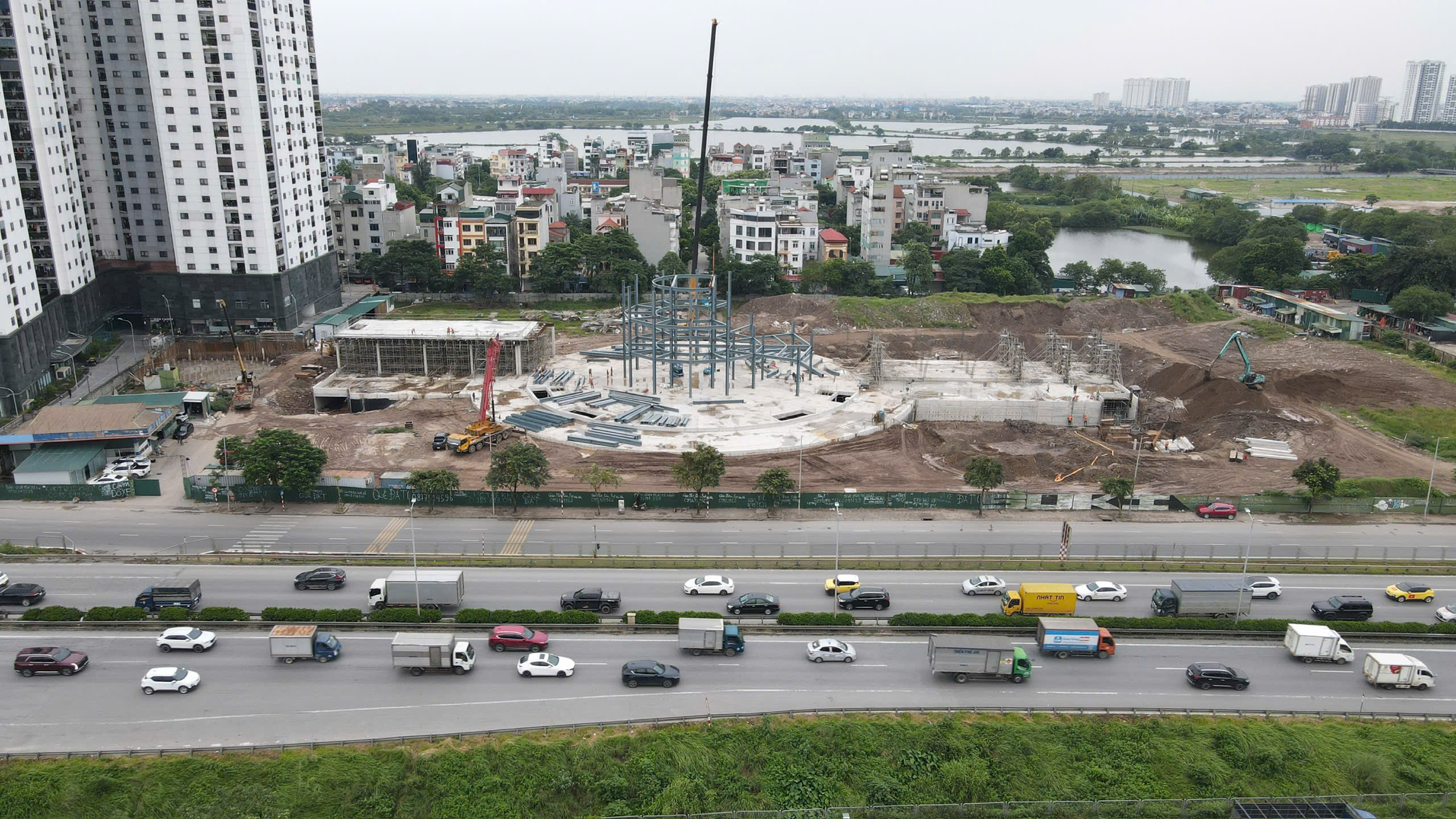 Cận cảnh bến xe 120 tỷ đồng hiện đại bậc nhất H&agrave; Nội sau nửa năm thi c&ocirc;ng- Ảnh 3.