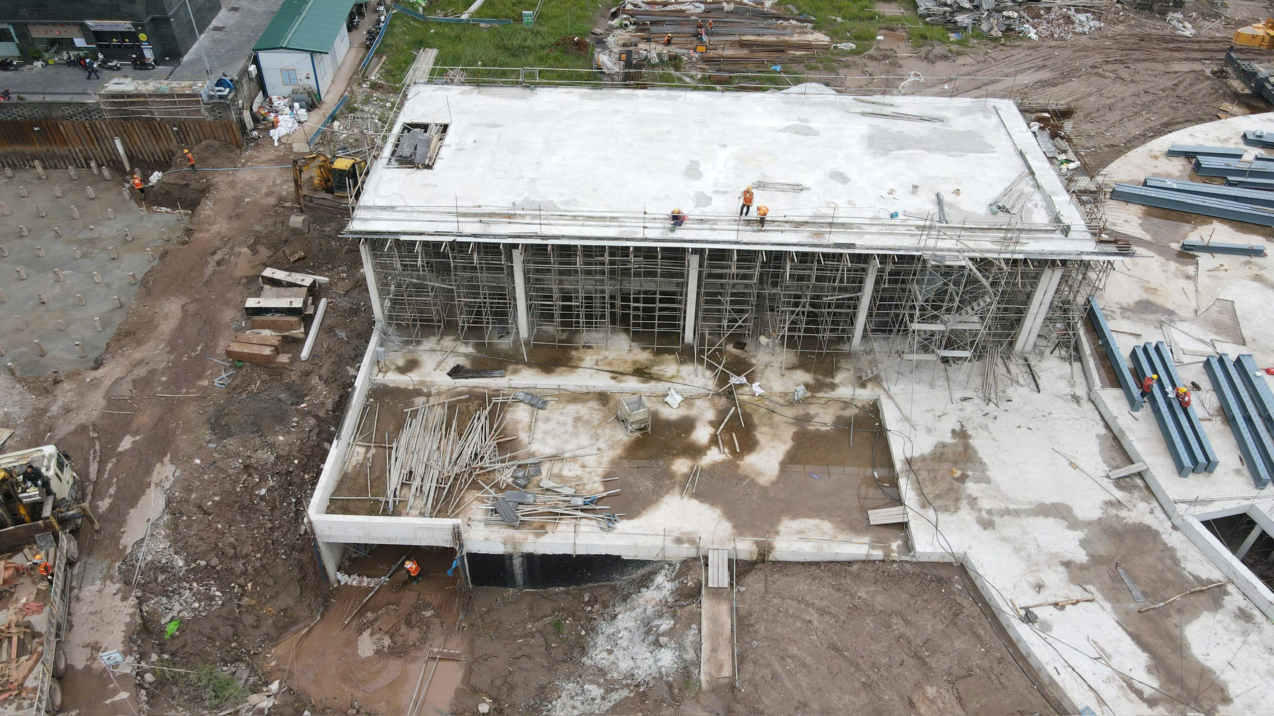 Cận cảnh bến xe 120 tỷ đồng hiện đại bậc nhất H&agrave; Nội sau nửa năm thi c&ocirc;ng- Ảnh 10.