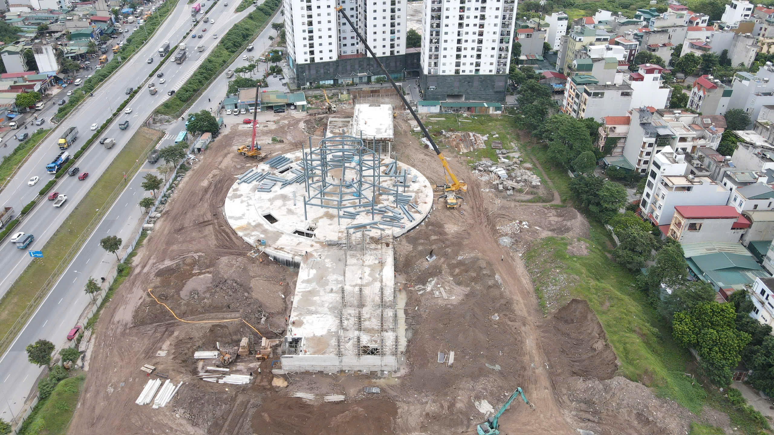 Cận cảnh bến xe 120 tỷ đồng hiện đại bậc nhất H&agrave; Nội sau nửa năm thi c&ocirc;ng- Ảnh 2.