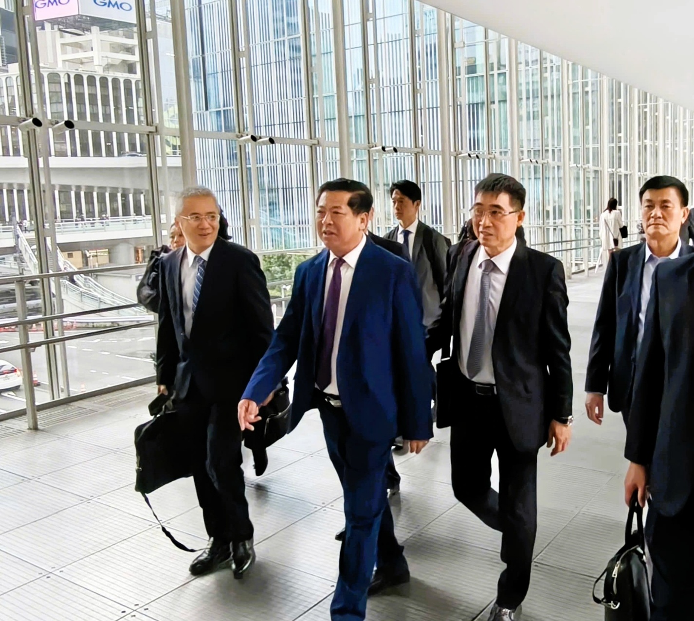 Minister Tran Hong Minh promotes green urban and infrastructure cooperation with Japan- Ảnh 1. Minister Tran Hong Minh promotes green urban and infrastructure cooperation with Japan- Ảnh 1.