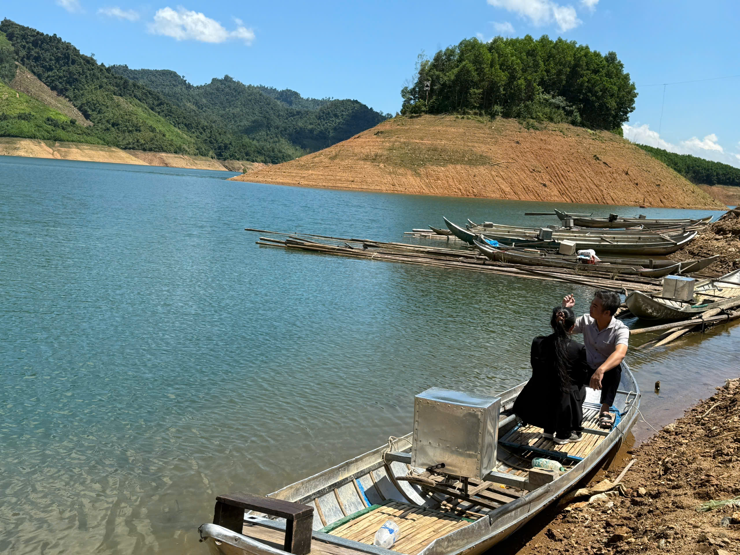 Quảng Ngãi đảm bảo an toàn đường thủy mùa mưa bão- Ảnh 4. Quảng Ngãi đảm bảo an toàn đường thủy mùa mưa bão- Ảnh 4.