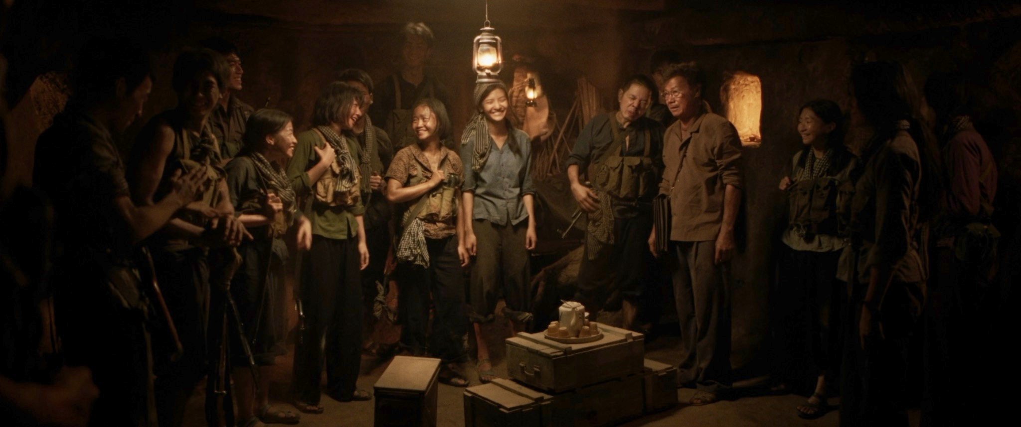 Từ &ldquo;Mưa đỏ&rdquo; đến nghịch l&yacute; ph&ograve;ng v&eacute;: Điện ảnh Việt cần g&igrave; để ph&aacute;t triển bền vững?- Ảnh 4.