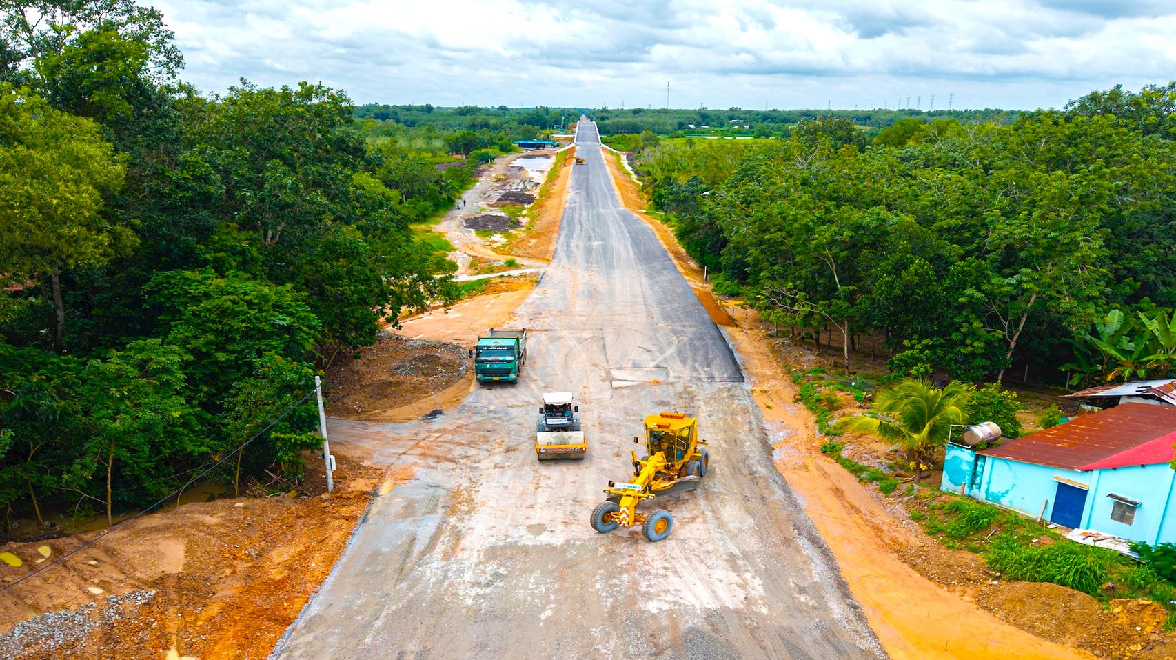 Quyết liệt đẩy tiến độ dự &aacute;n đường Hồ Ch&iacute; Minh đoạn Chơn Th&agrave;nh - Đức Ho&agrave;- Ảnh 1.
