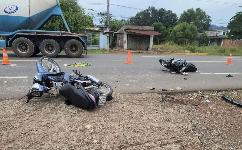 Hiện trường vụ tai nạn khiến hai người thiệt mạng - Ảnh: Thi&ecirc;n L&yacute;.