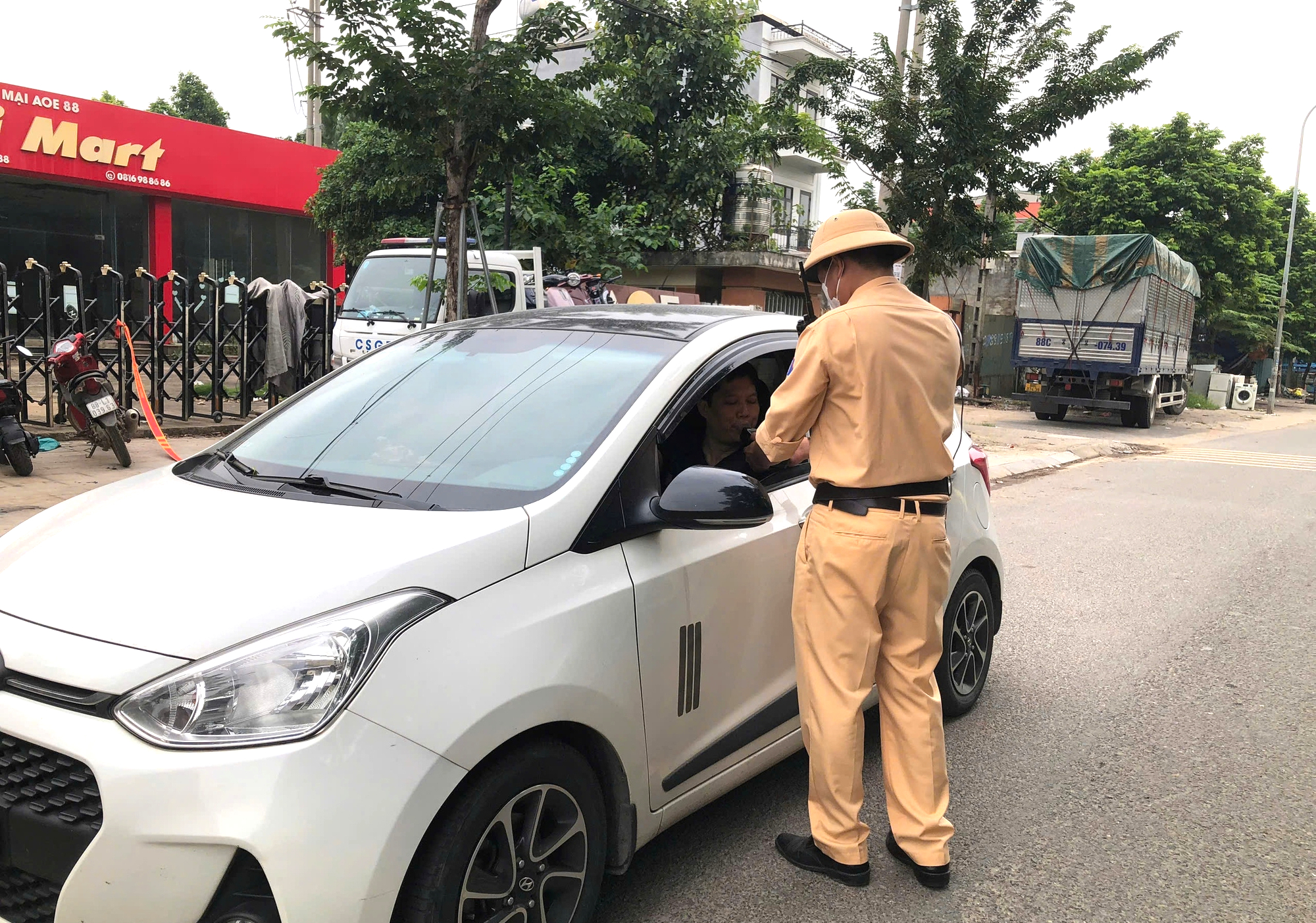 Ph&uacute; Thọ: Đồng bộ c&aacute;c giải ph&aacute;p kiểm tra, xử l&yacute; vi phạm trật tự giao th&ocirc;ng đường bộ- Ảnh 1.