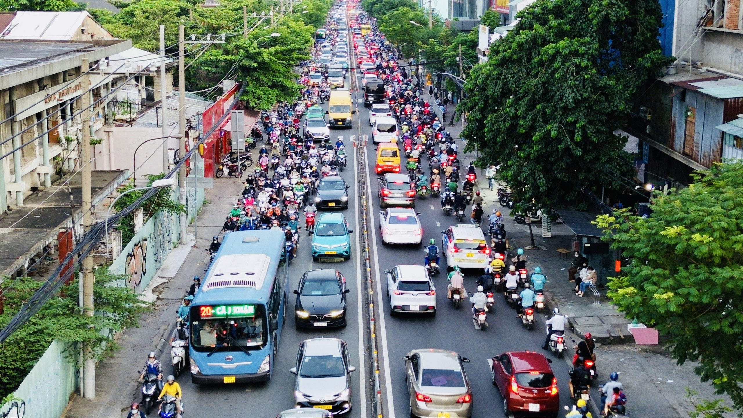 TP.HCM: Cận cảnh cầu T&acirc;n Thuận 1 tr&ograve;n 120 năm tuổi, chờ "thay &aacute;o mới"- Ảnh 11.