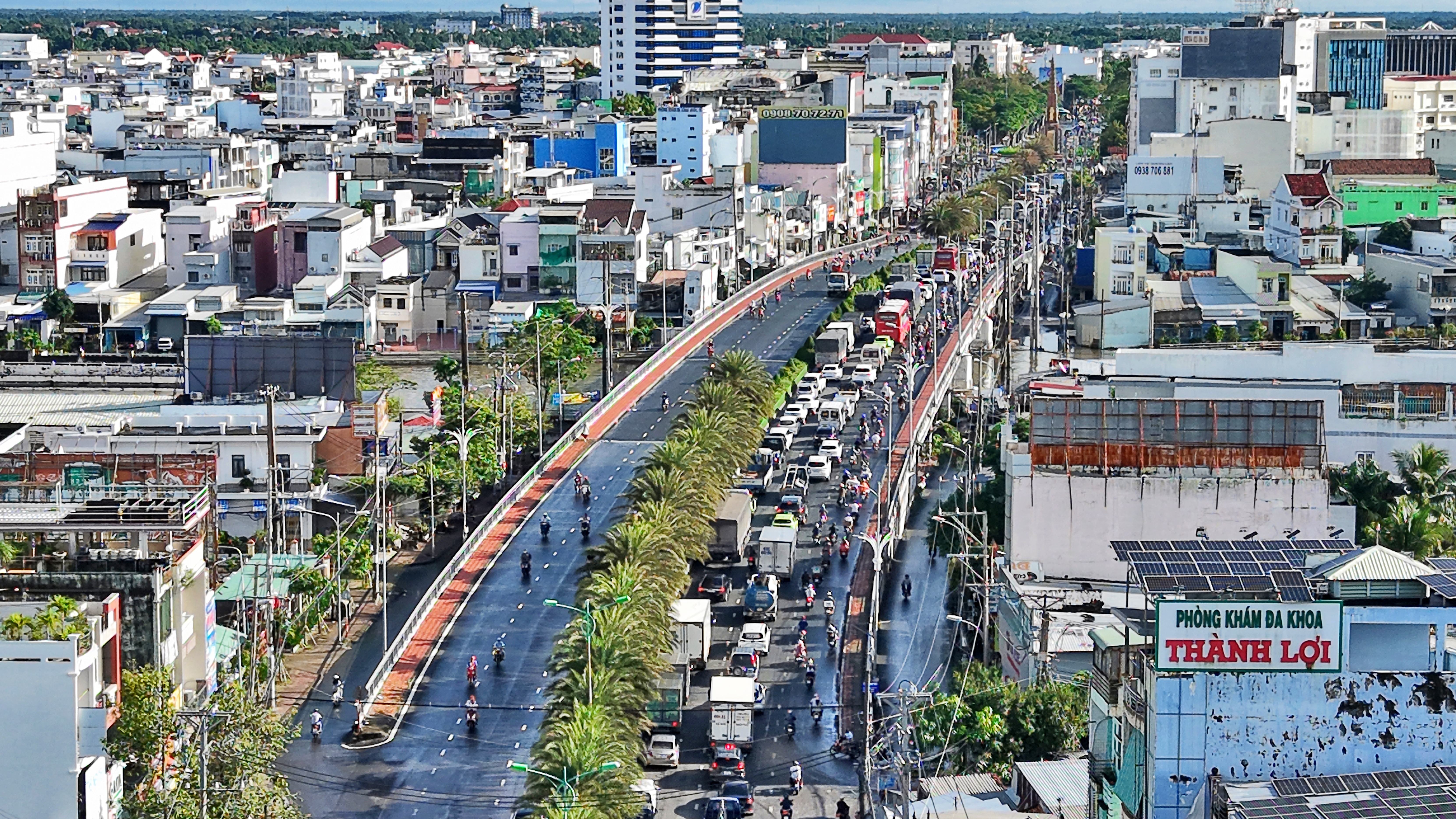 C&agrave; Mau: Triều cường d&acirc;ng cao bất ngờ, phương tiện di chuyển kh&oacute; khăn- Ảnh 1.
