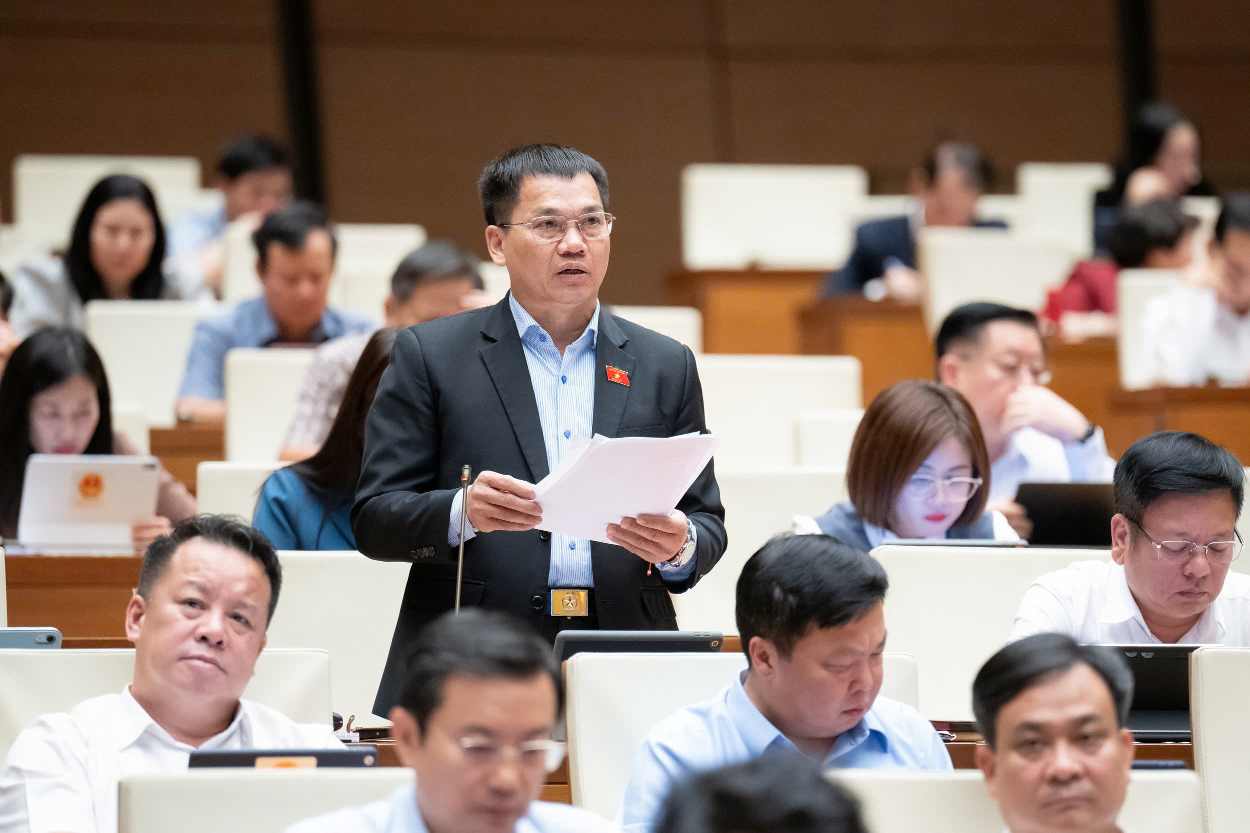 Đại biểu đề nghị bảo vệ c&aacute;n bộ d&aacute;m nghĩ, d&aacute;m l&agrave;m khi ứng ph&oacute; t&igrave;nh trạng khẩn cấp- Ảnh 1.