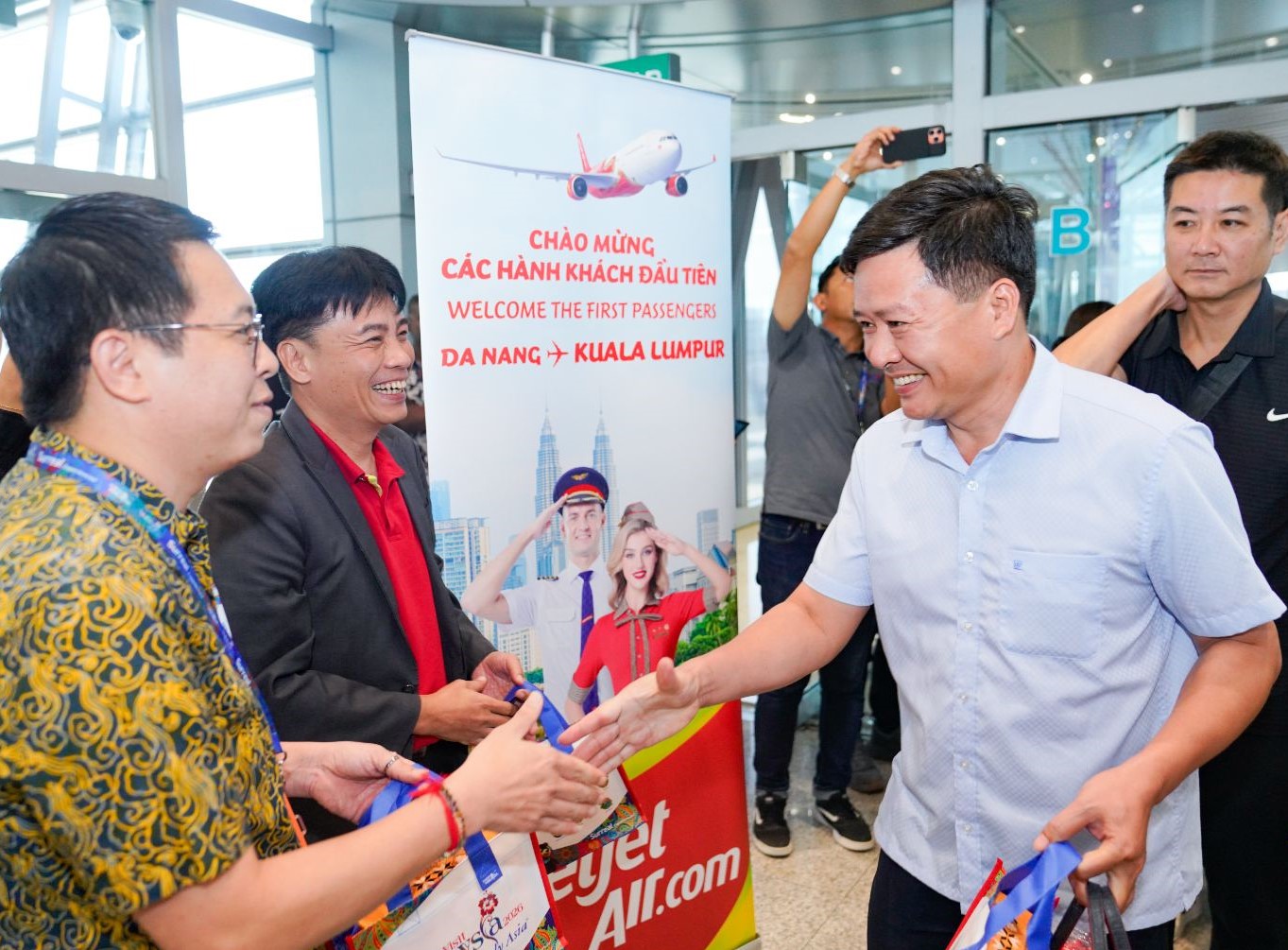 Vietjet khai trương đường bay mới kết nối Malaysia với th&agrave;nh phố biển Đ&agrave; Nẵng- Ảnh 2.