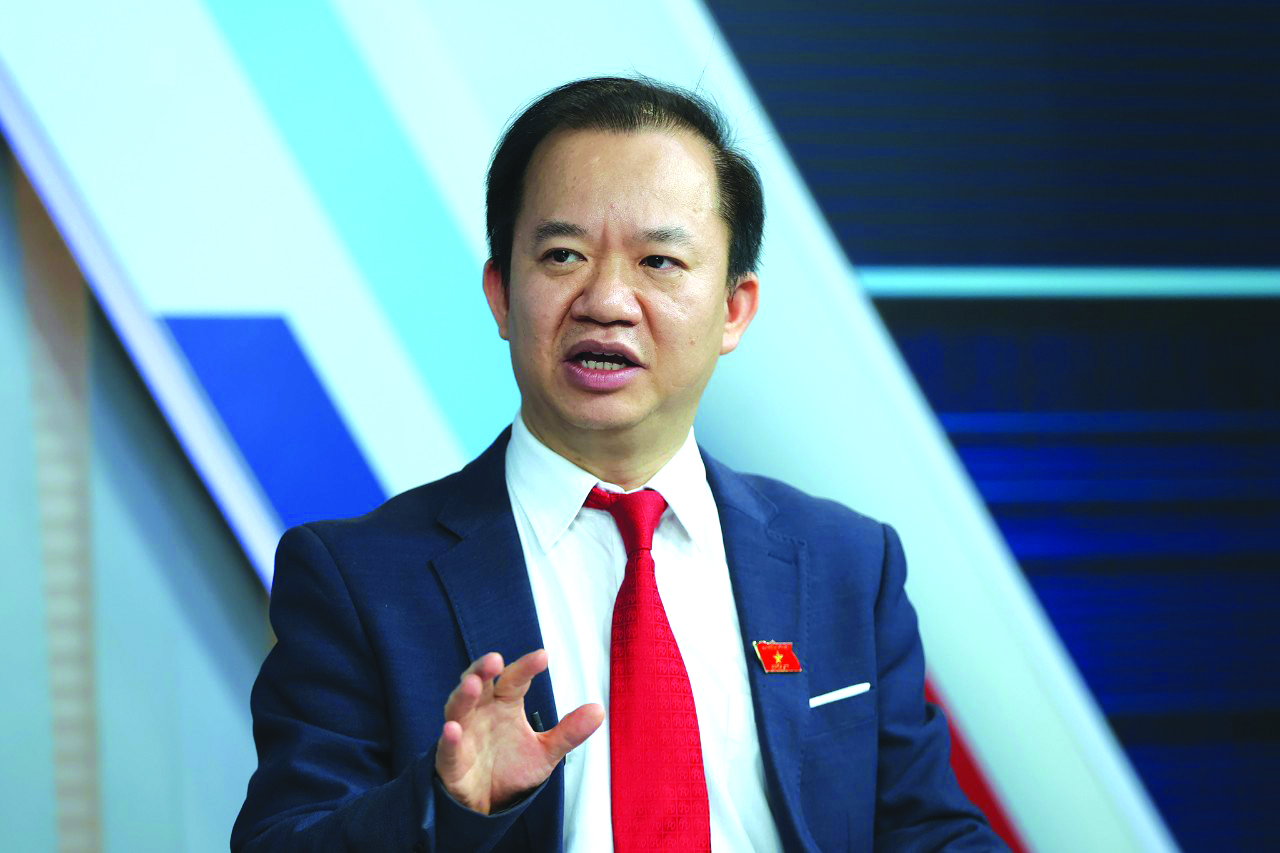 PGS.TS Bùi Hoài Sơn: Việt Nam có thể tham khảo cấm sóng nghệ sĩ lệch chuẩn như Trung Quốc- Ảnh 3. PGS.TS Bùi Hoài Sơn: Việt Nam có thể tham khảo cấm sóng nghệ sĩ lệch chuẩn như Trung Quốc- Ảnh 3.